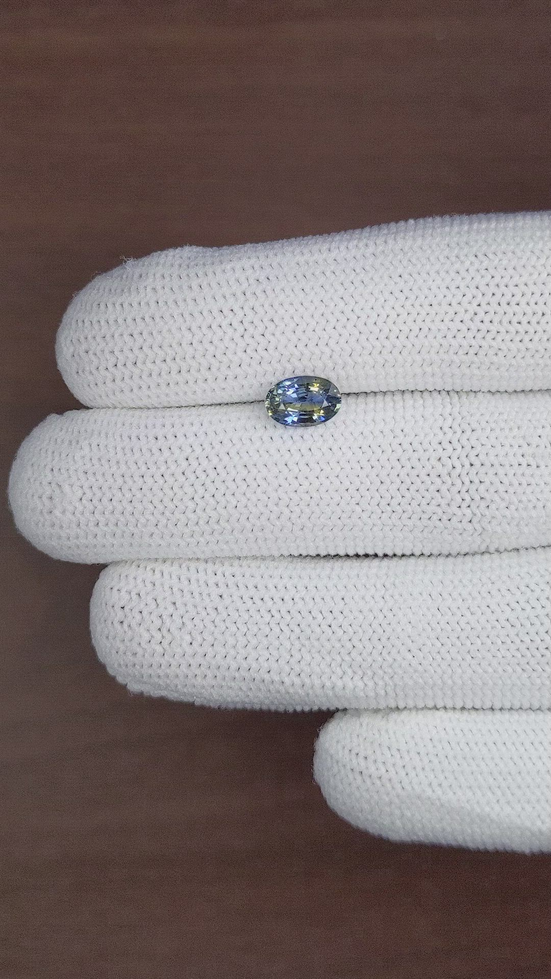 1.43 Ct. Bi Color Sapphire from Ceylon (Sri Lanka) Size Video