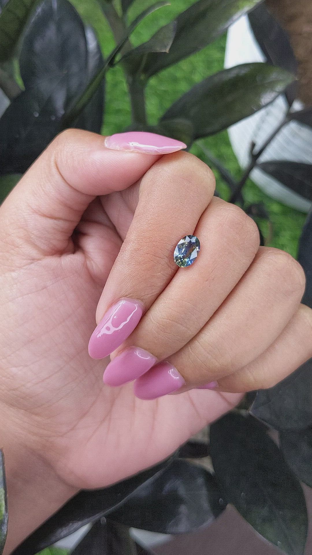 1.43 Ct. Bi Color Sapphire from Ceylon (Sri Lanka) Size Video