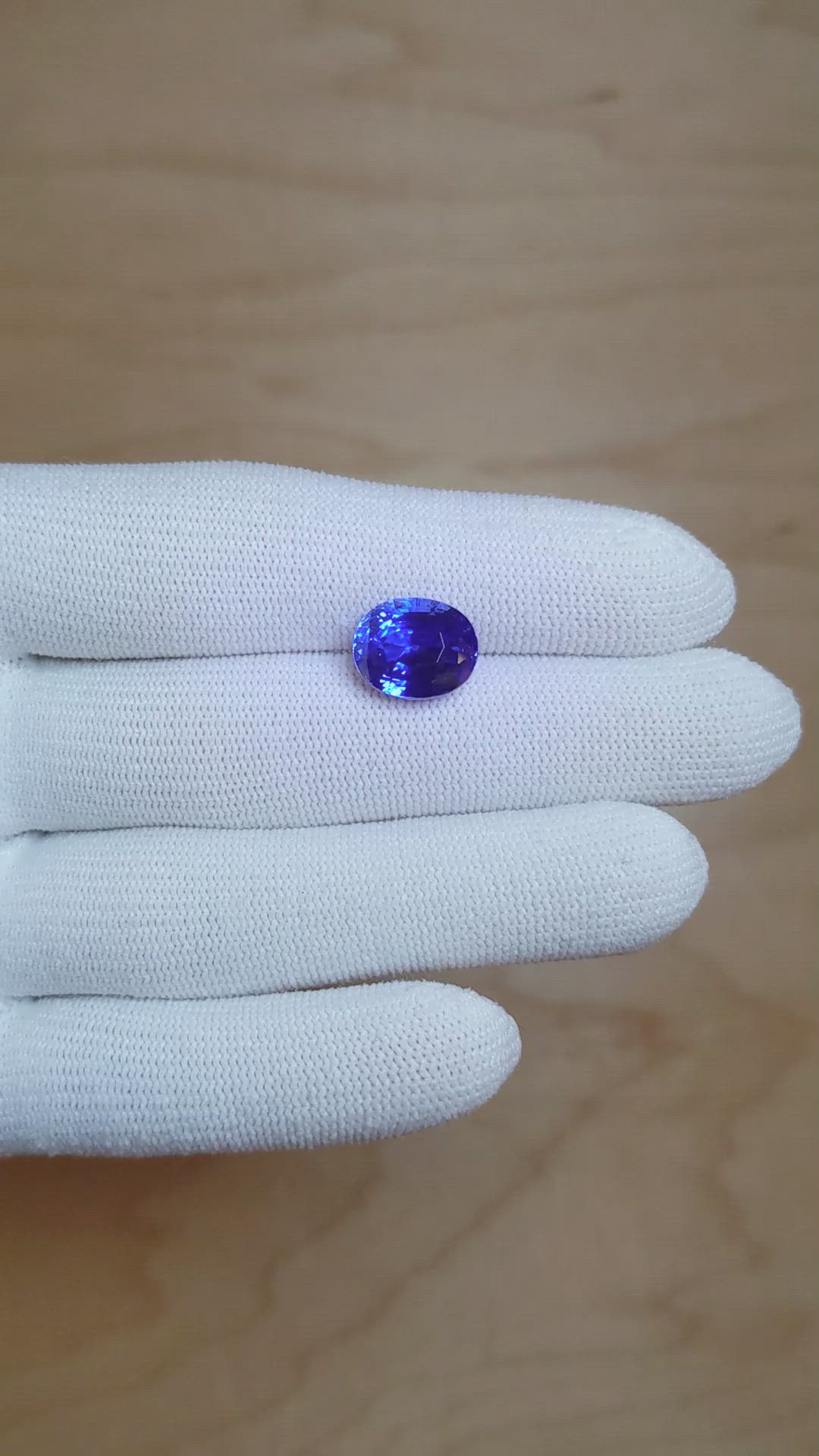 7.32 Ct. Blue Sapphire from Ceylon (Sri Lanka) Size Video