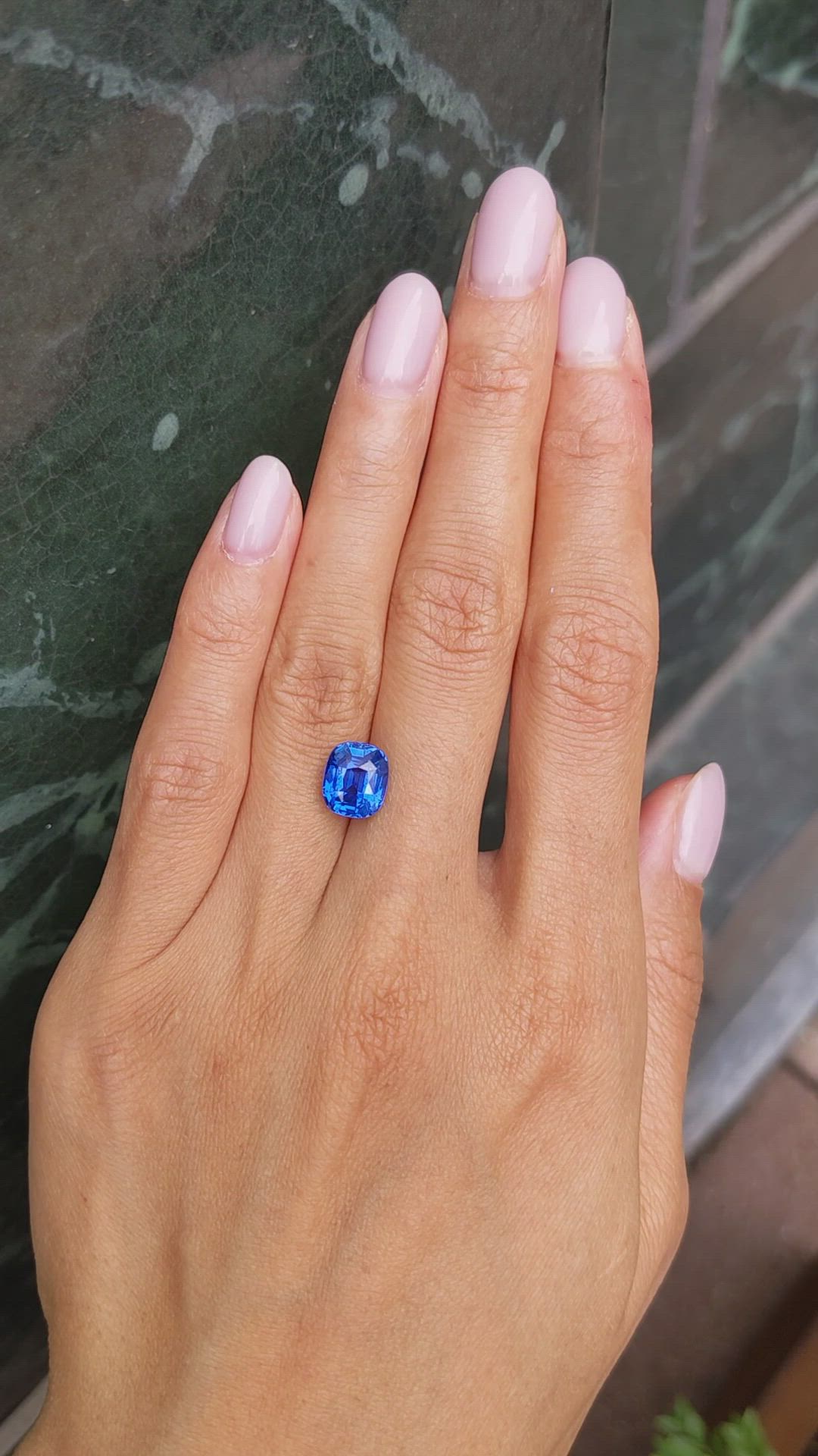 4.21 Ct. Blue Sapphire from Ceylon (Sri Lanka) Size Video