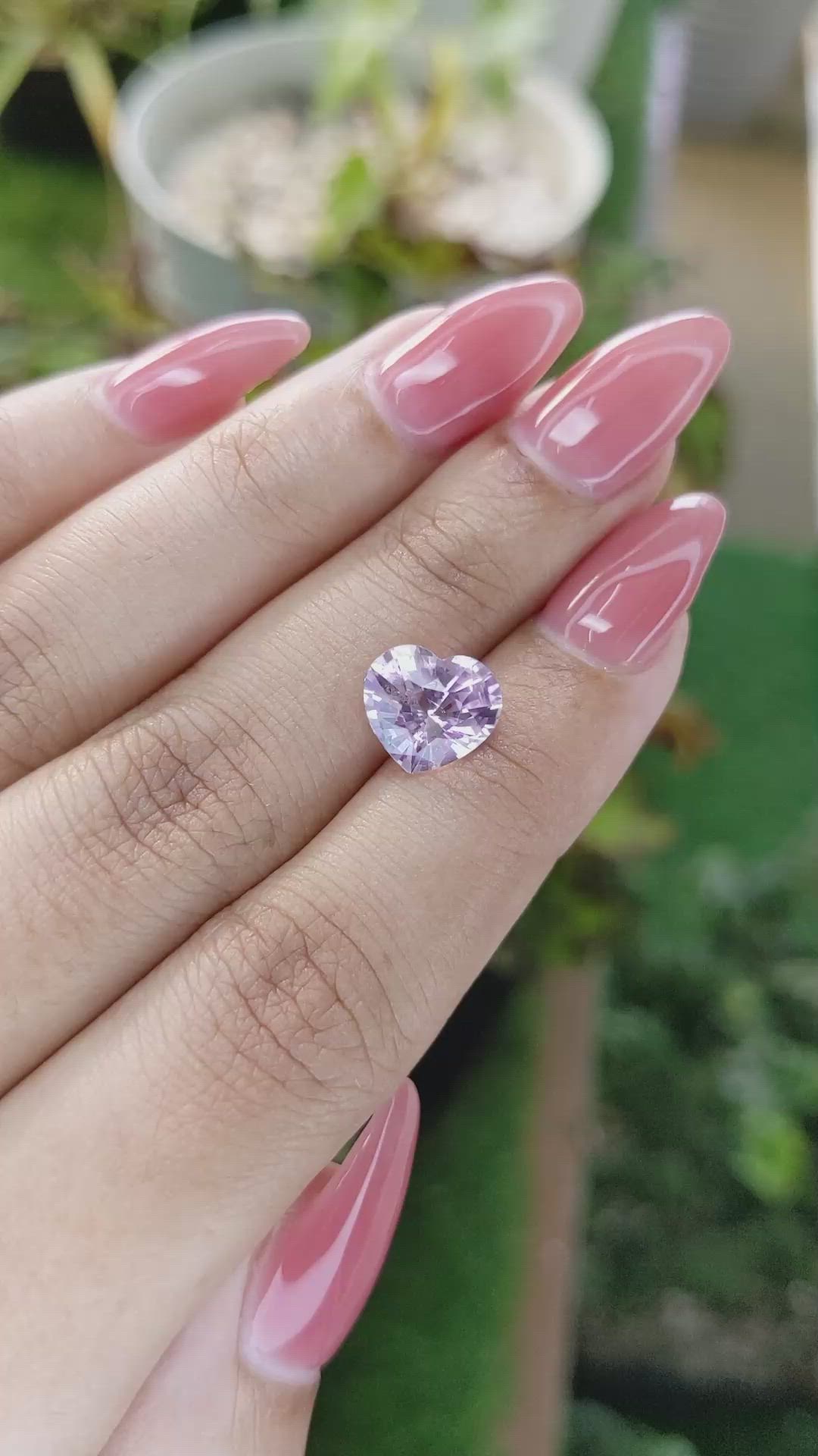 3.14 Ct. Pinkish Purple Sapphire from Ceylon (Sri Lanka) Size Video