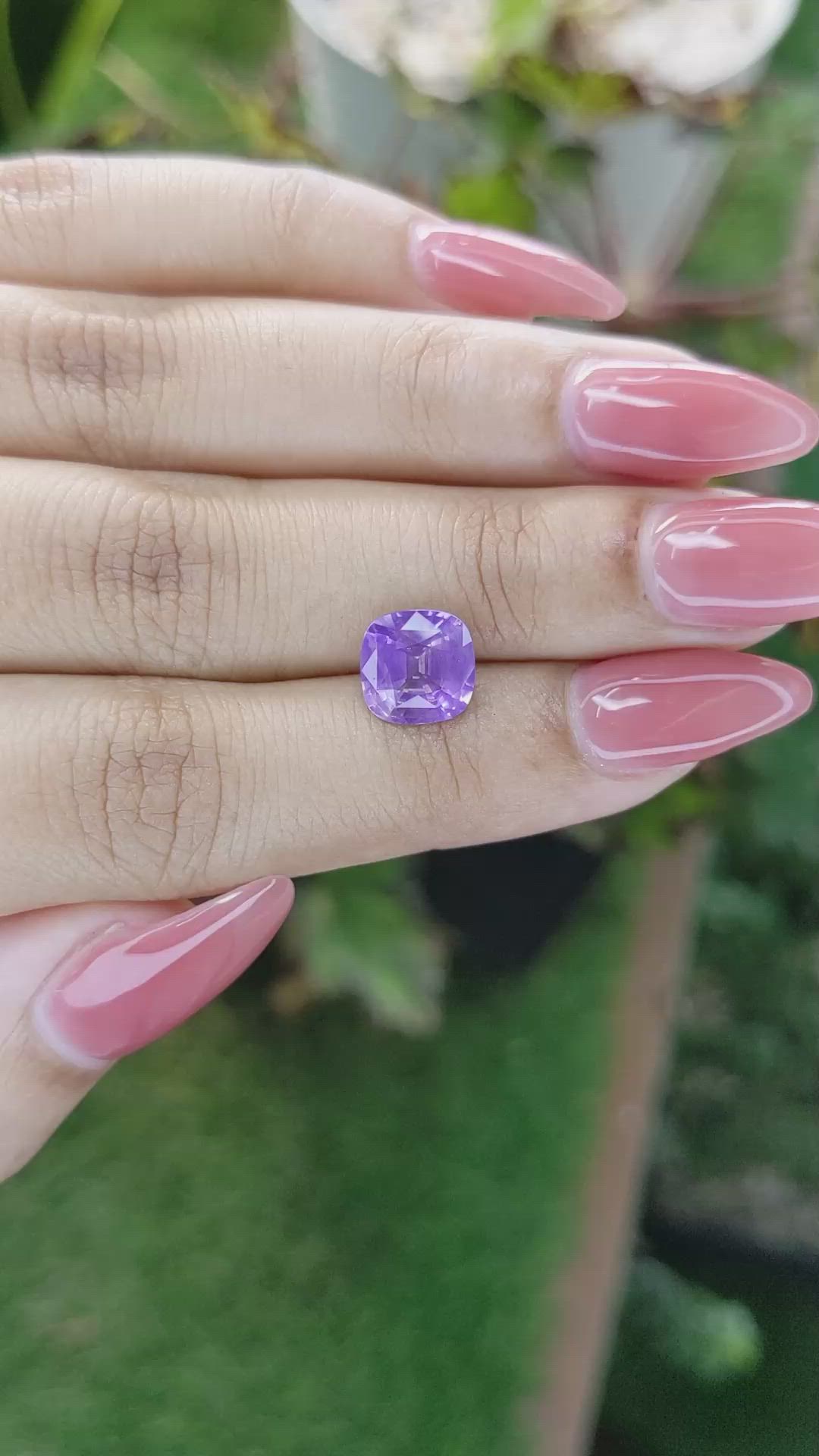 2.69 Ct. Pinkish Purple Sapphire from Ceylon (Sri Lanka) Size Video