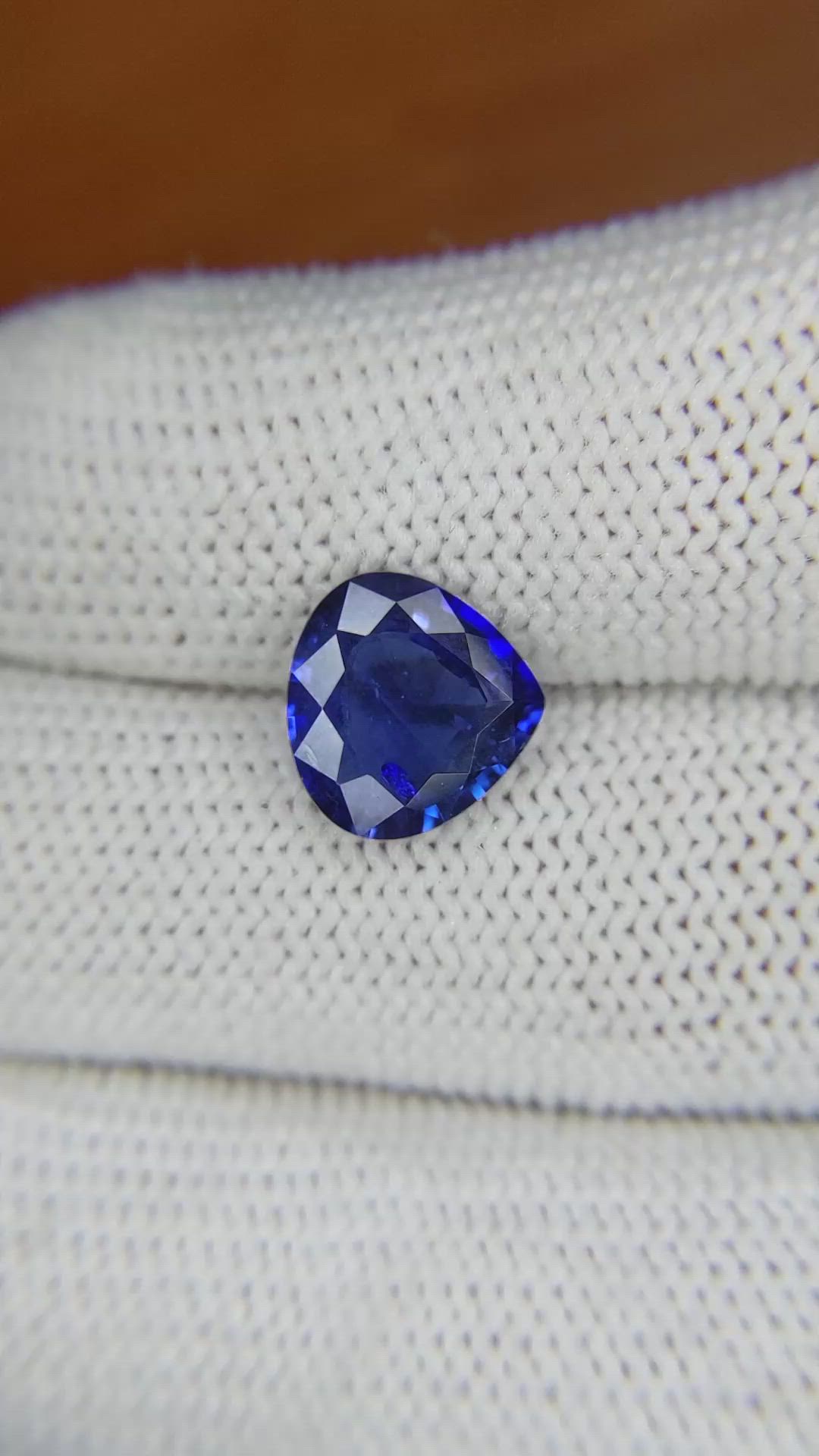 2.89 Ct. Blue Sapphire from Ceylon (Sri Lanka) Size Video