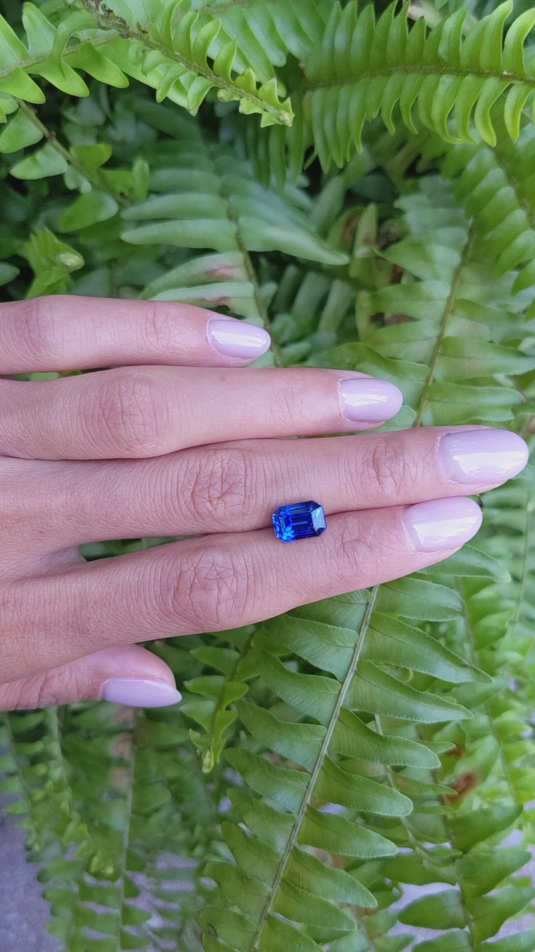 3.68 Ct. Blue Sapphire from Kashmir Size Video
