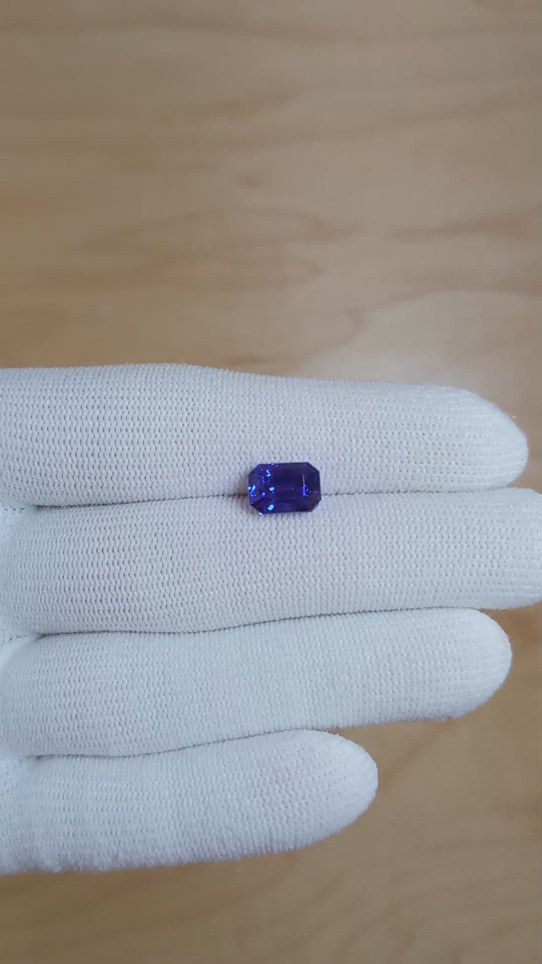 3.68 Ct. Blue Sapphire from Kashmir Size Video
