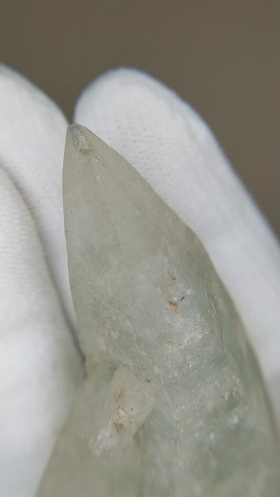 252.06 Ct. Yellow Sapphire Crystal from Ceylon (Sri Lanka) Size Video