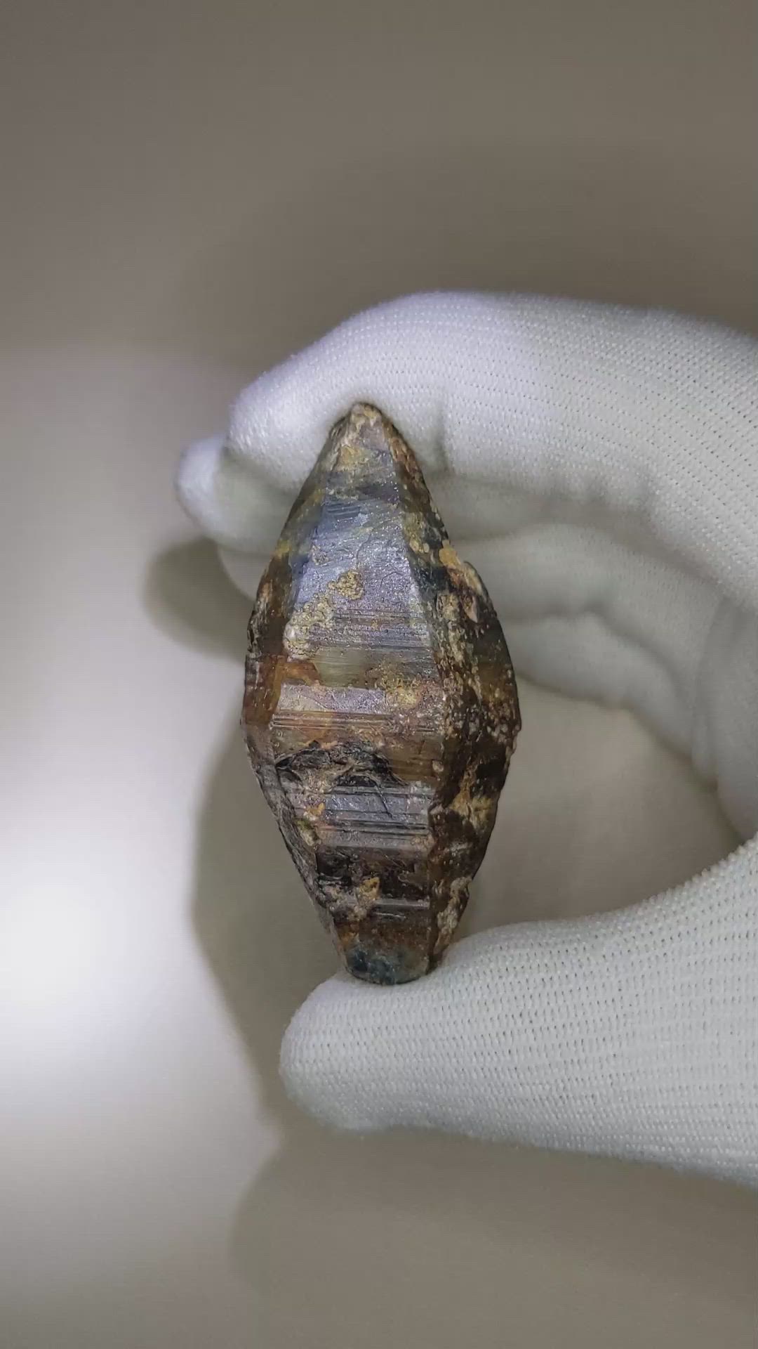 244.36 Ct. Black Rough Sapphire Crystal from Ceylon (Sri Lanka) Size Video