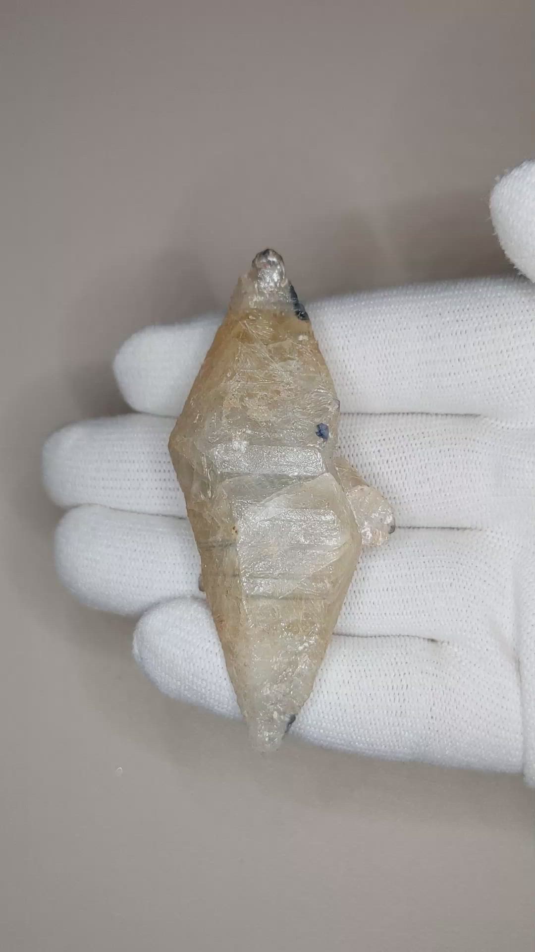 207.81 Ct. White Sapphire Crystal from Ceylon (Sri Lanka) Size Video