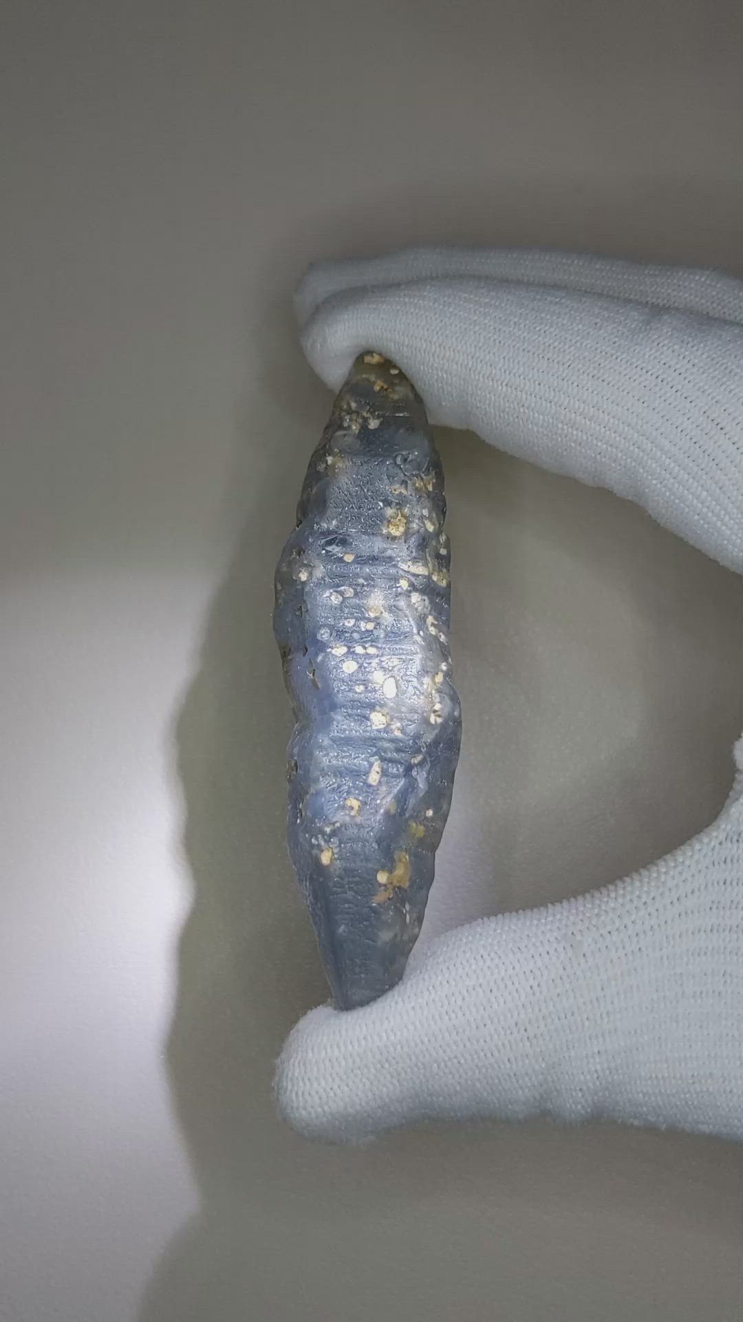 197.32 Ct. Blue Sapphire Crystal from Ceylon (Sri Lanka) Size Video