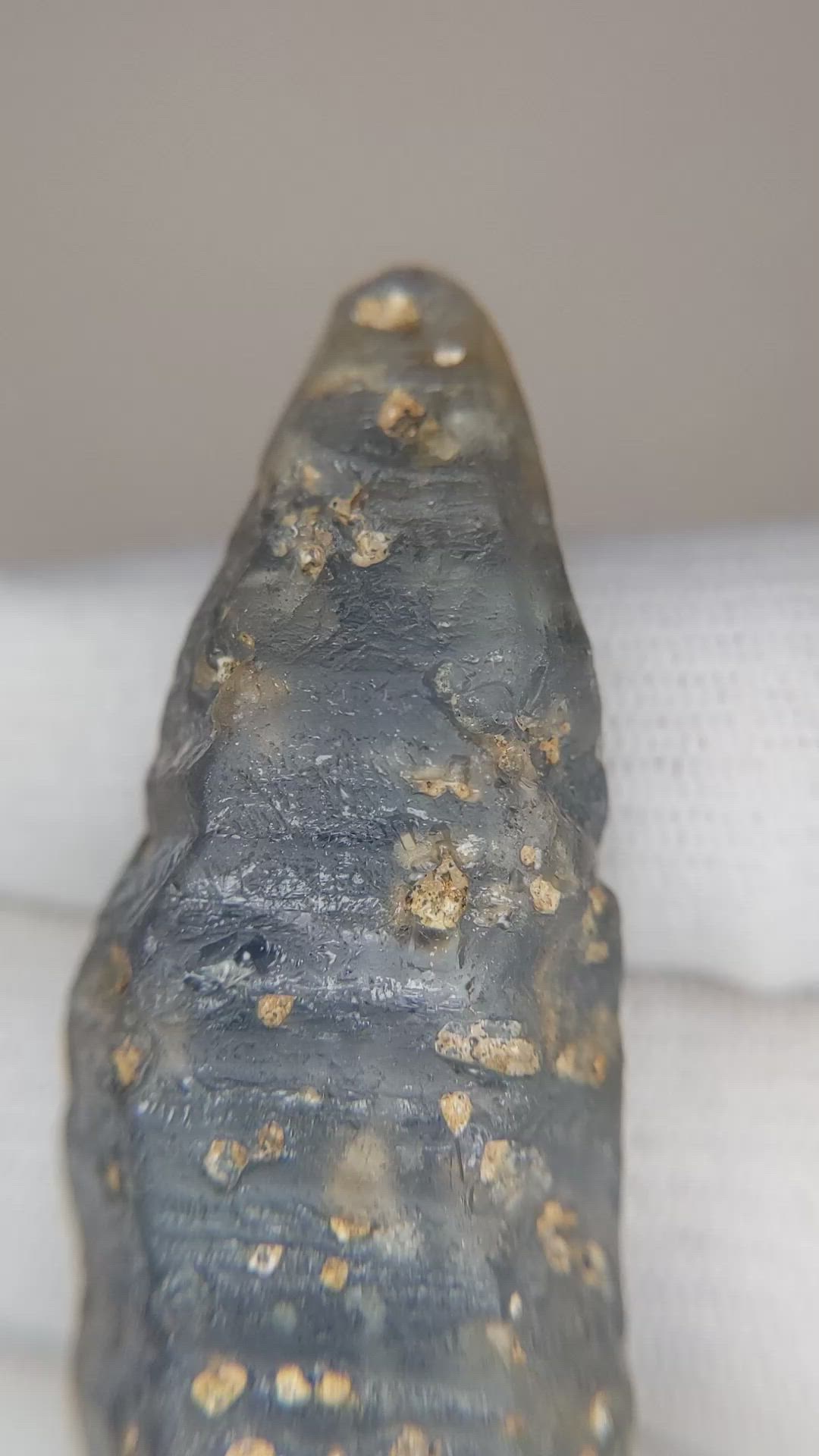 197.32 Ct. Blue Sapphire Crystal from Ceylon (Sri Lanka) Size Video