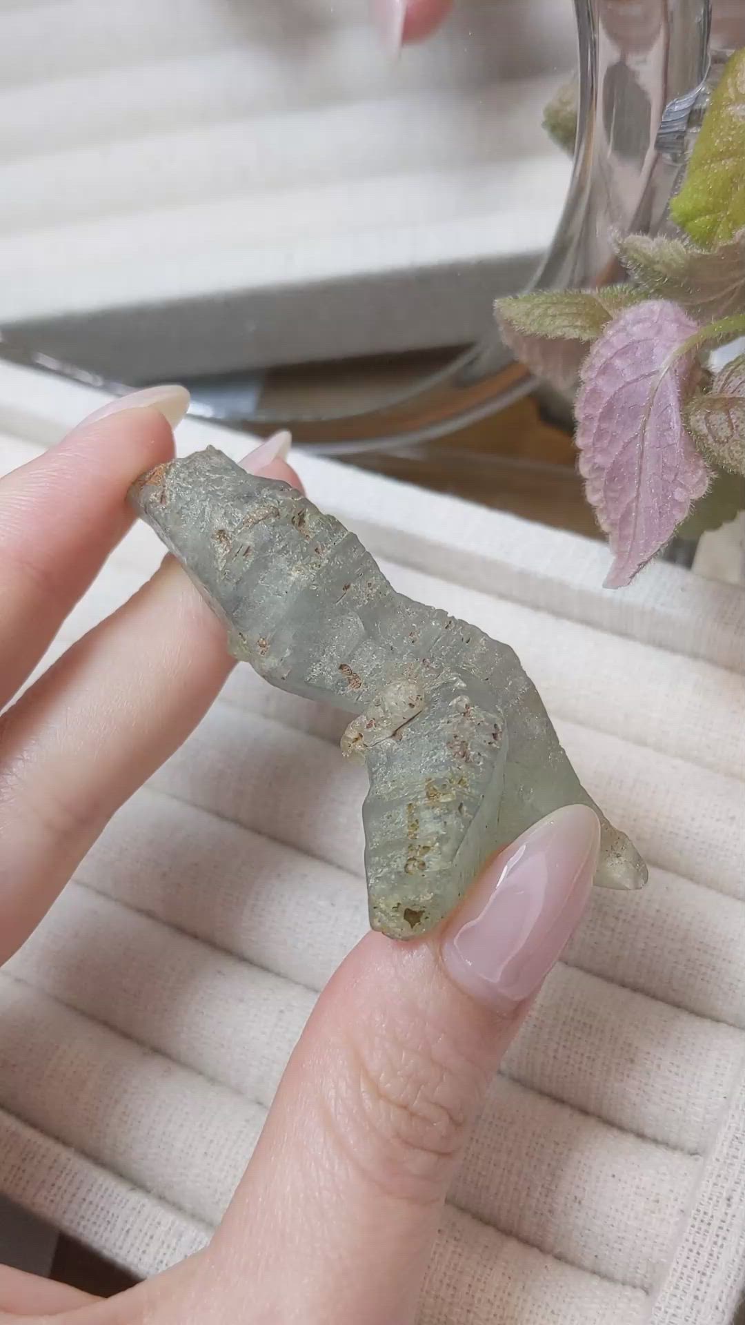 190.04 Ct. Grey Rough Sapphire from Ceylon (Sri Lanka) Size Video