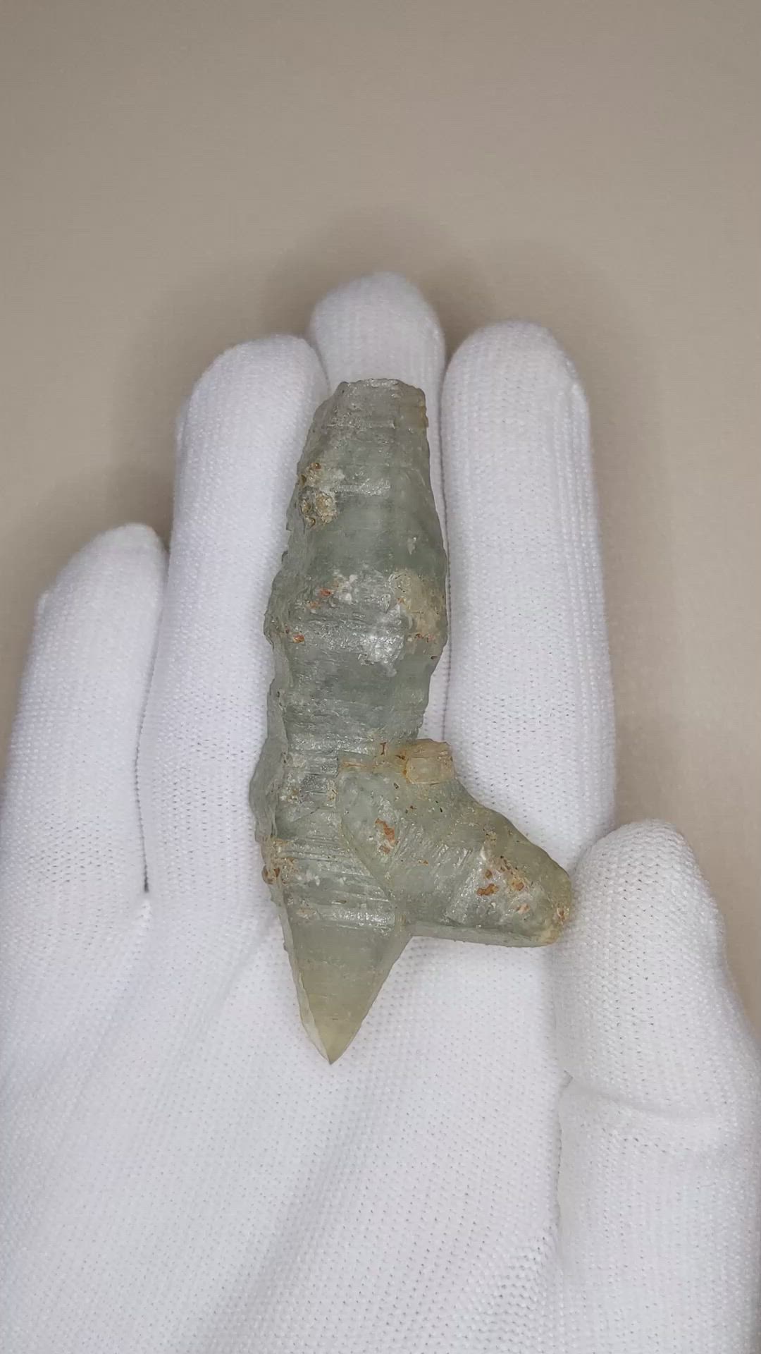 190.04 Ct. Grey Rough Sapphire from Ceylon (Sri Lanka) Size Video