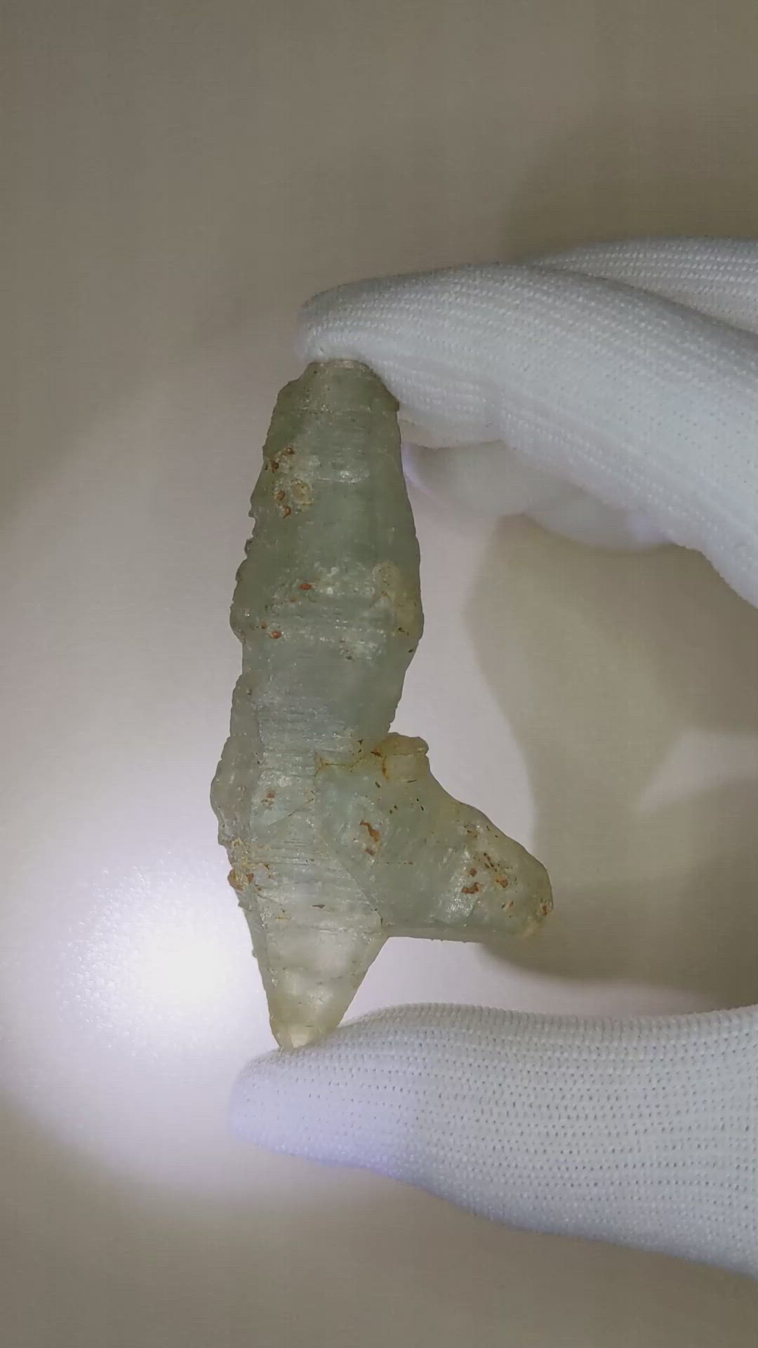 190.04 Ct. Grey Rough Sapphire from Ceylon (Sri Lanka) Size Video