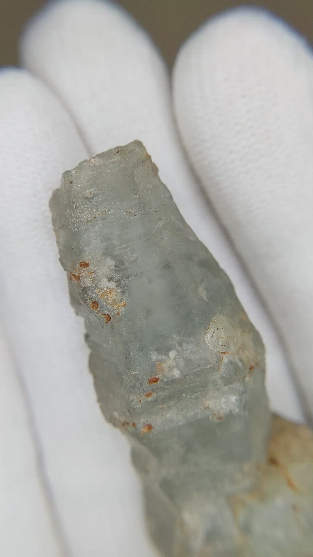 190.04 Ct. Grey Rough Sapphire from Ceylon (Sri Lanka) Size Video