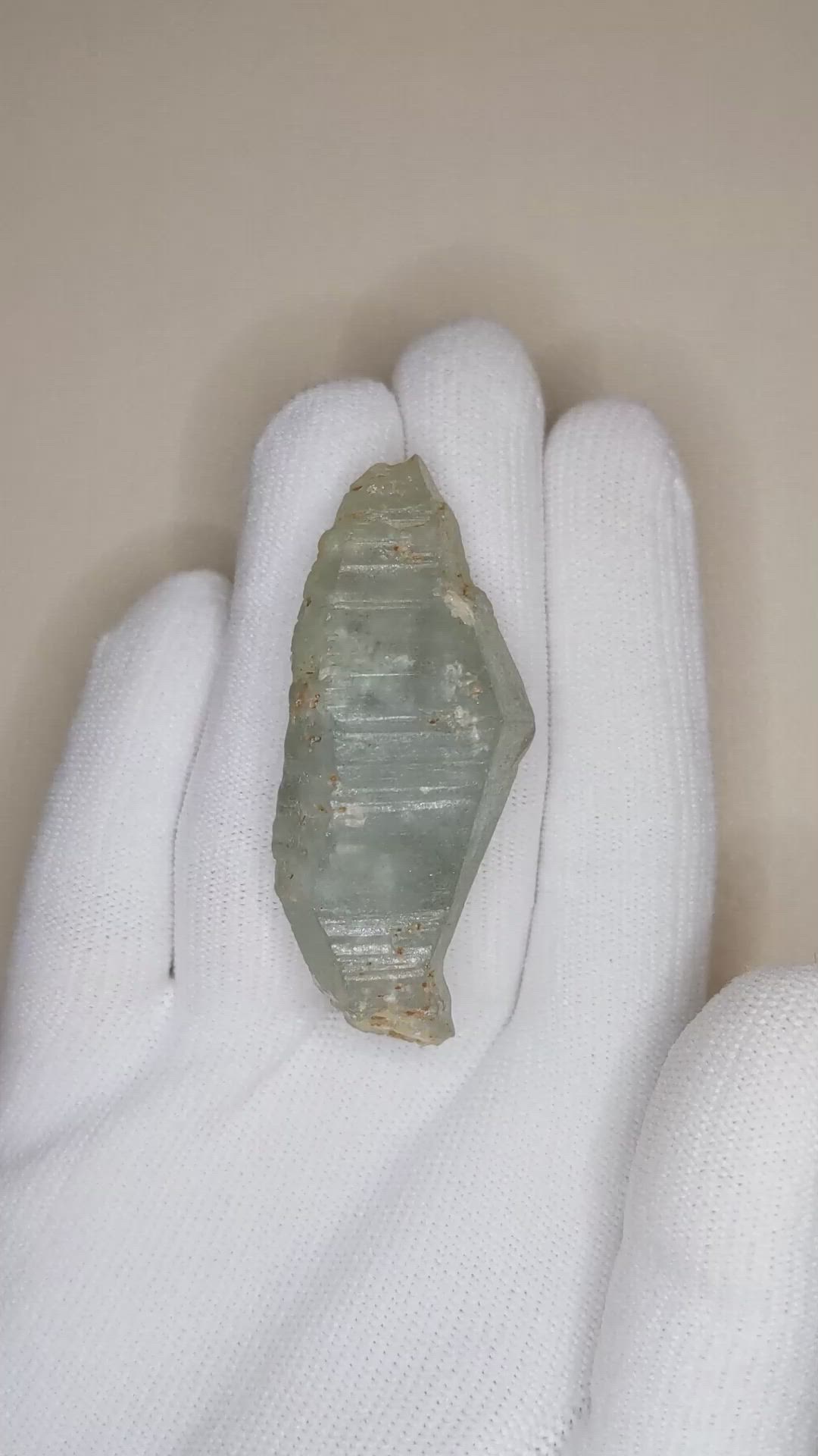 153.09 Ct. Grey Sapphire Crystal from Ceylon (Sri Lanka) Size Video