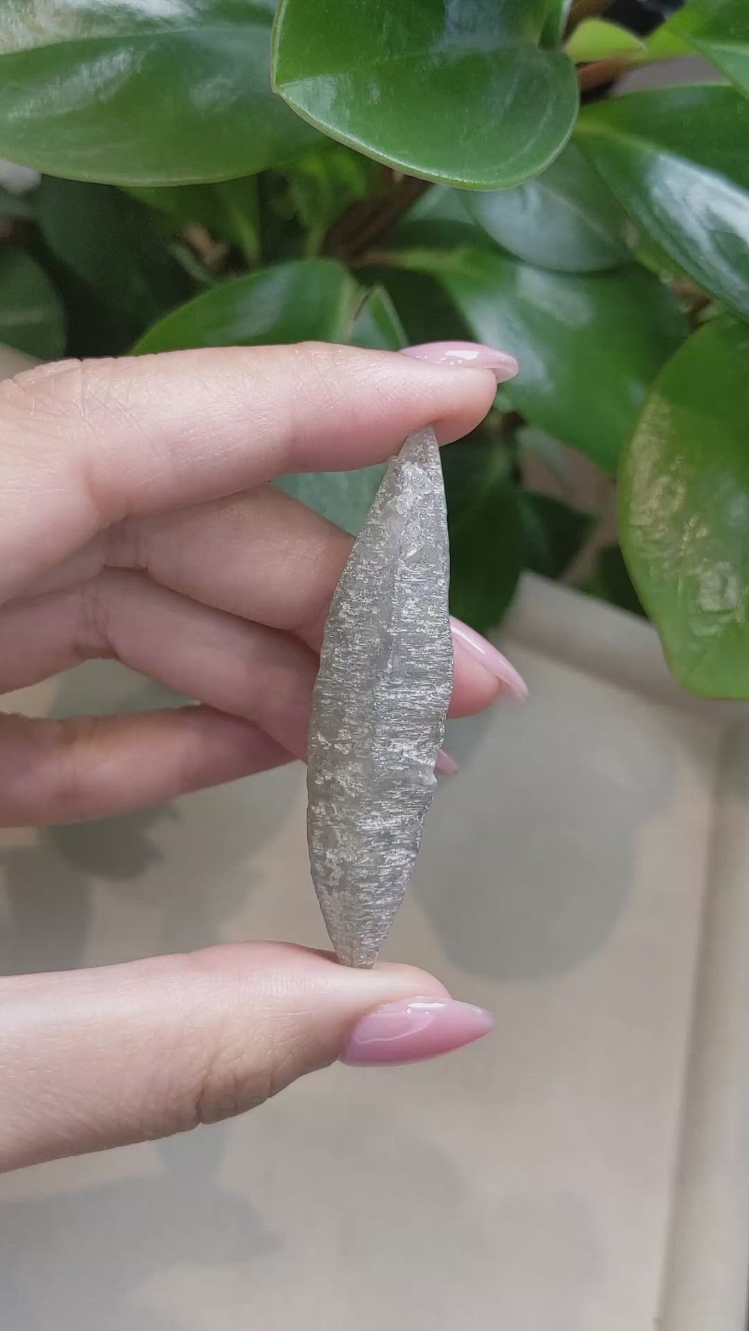 118.85 Ct. Grey Sapphire Crystal from Ceylon (Sri Lanka) Size Video