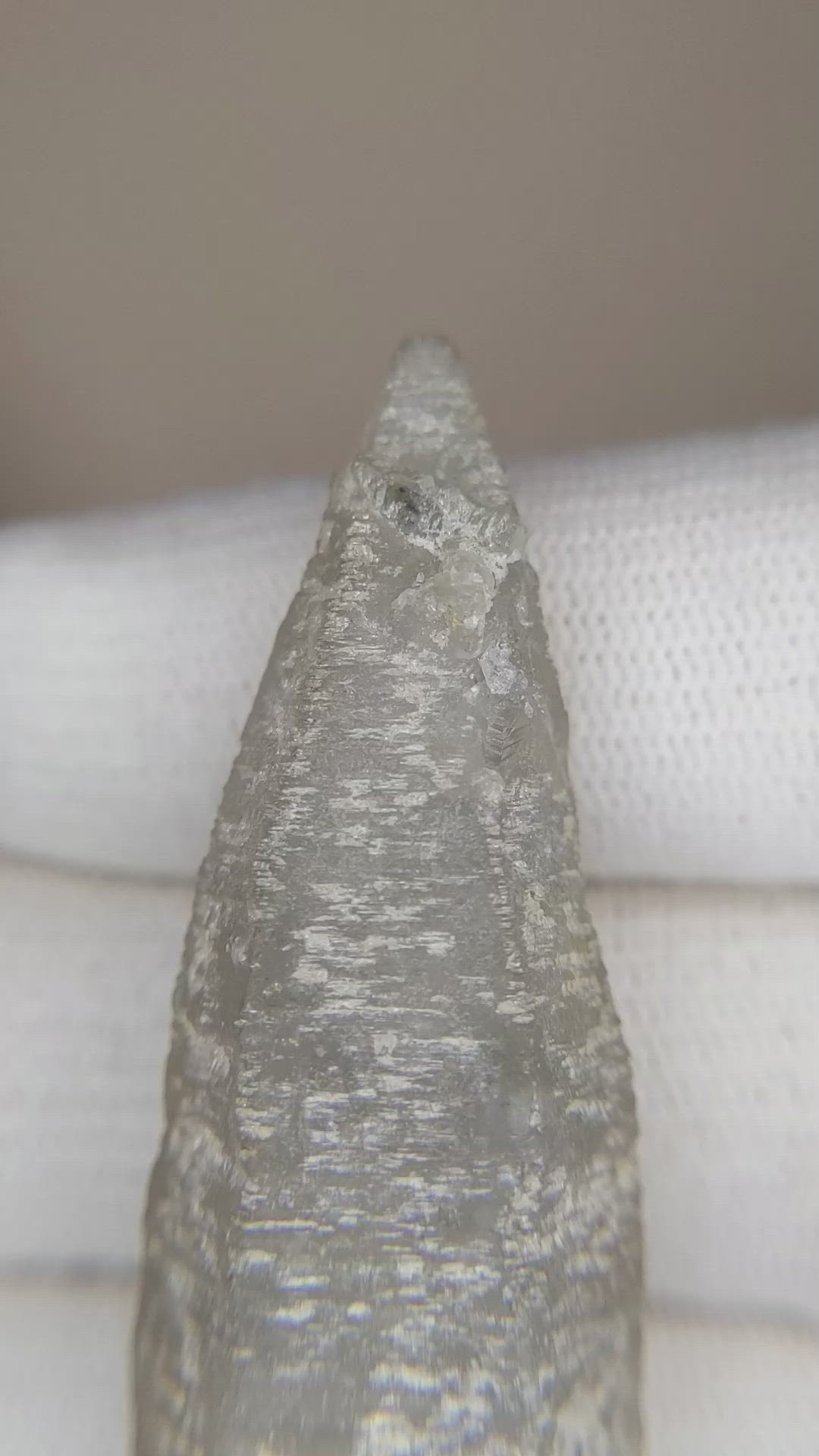 118.85 Ct. Grey Sapphire Crystal from Ceylon (Sri Lanka) Size Video