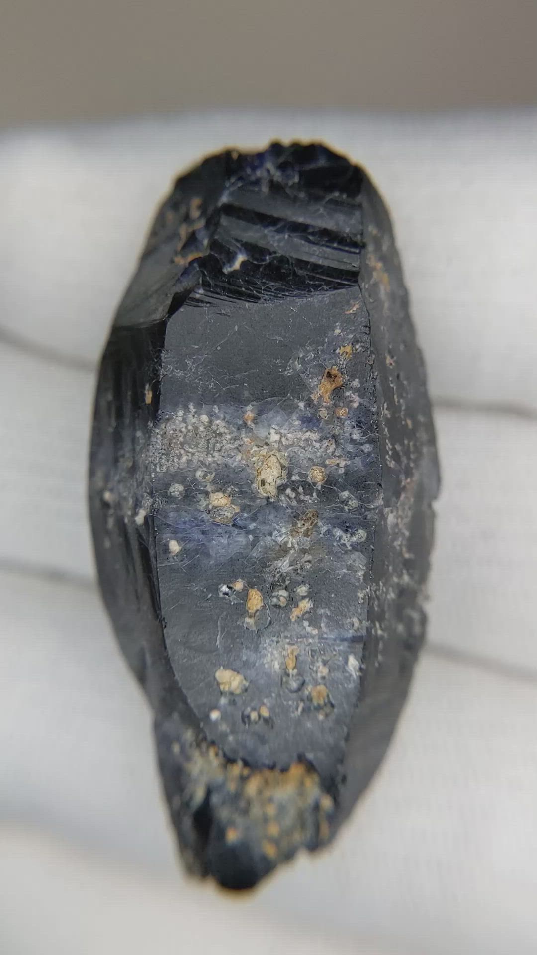 107.96 Ct. Black Sapphire Crystal from Ceylon (Sri Lanka) Size Video