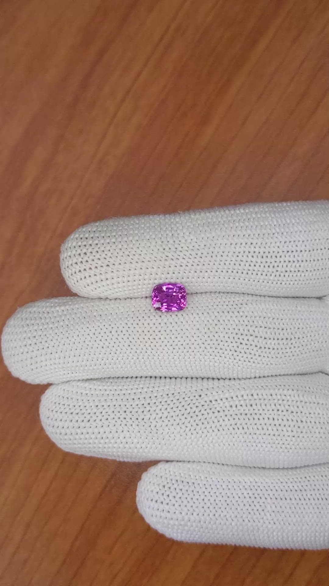 1.23 Ct. Pinkish Purple Sapphire from Ceylon (Sri Lanka) Size Video