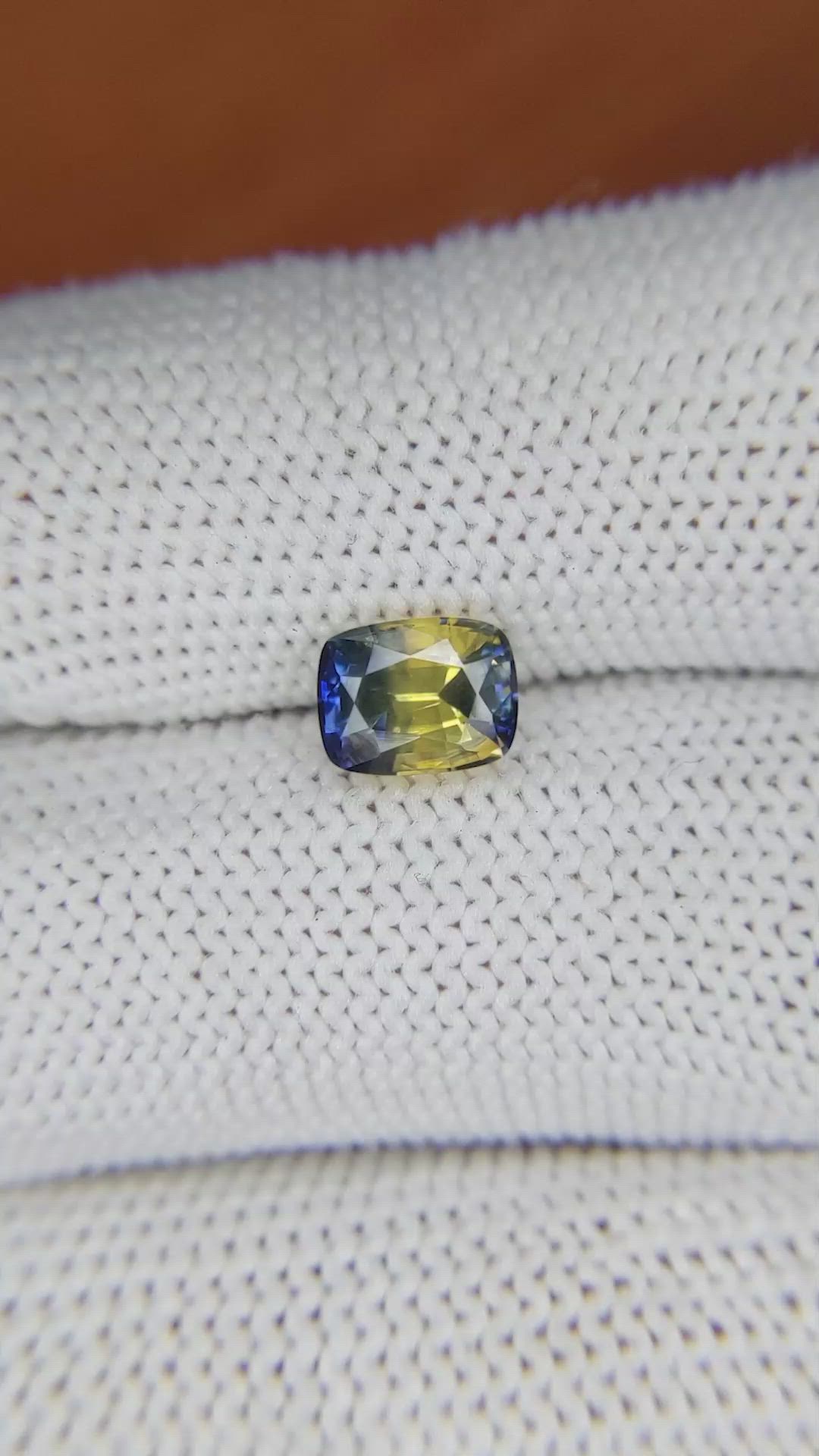 1.56 Ct. Bi Color / Parti Sapphire from Ceylon (Sri Lanka) Size Video