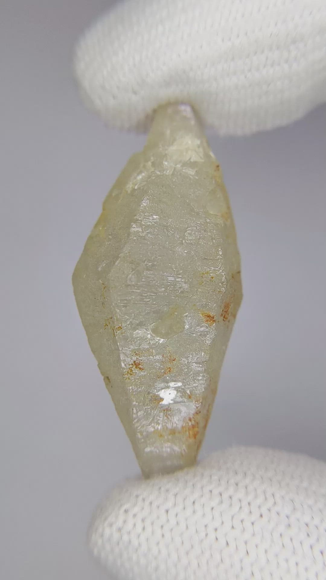 44.28 Ct. Yellow Sapphire Crystal from Ceylon (Sri Lanka) Size Video