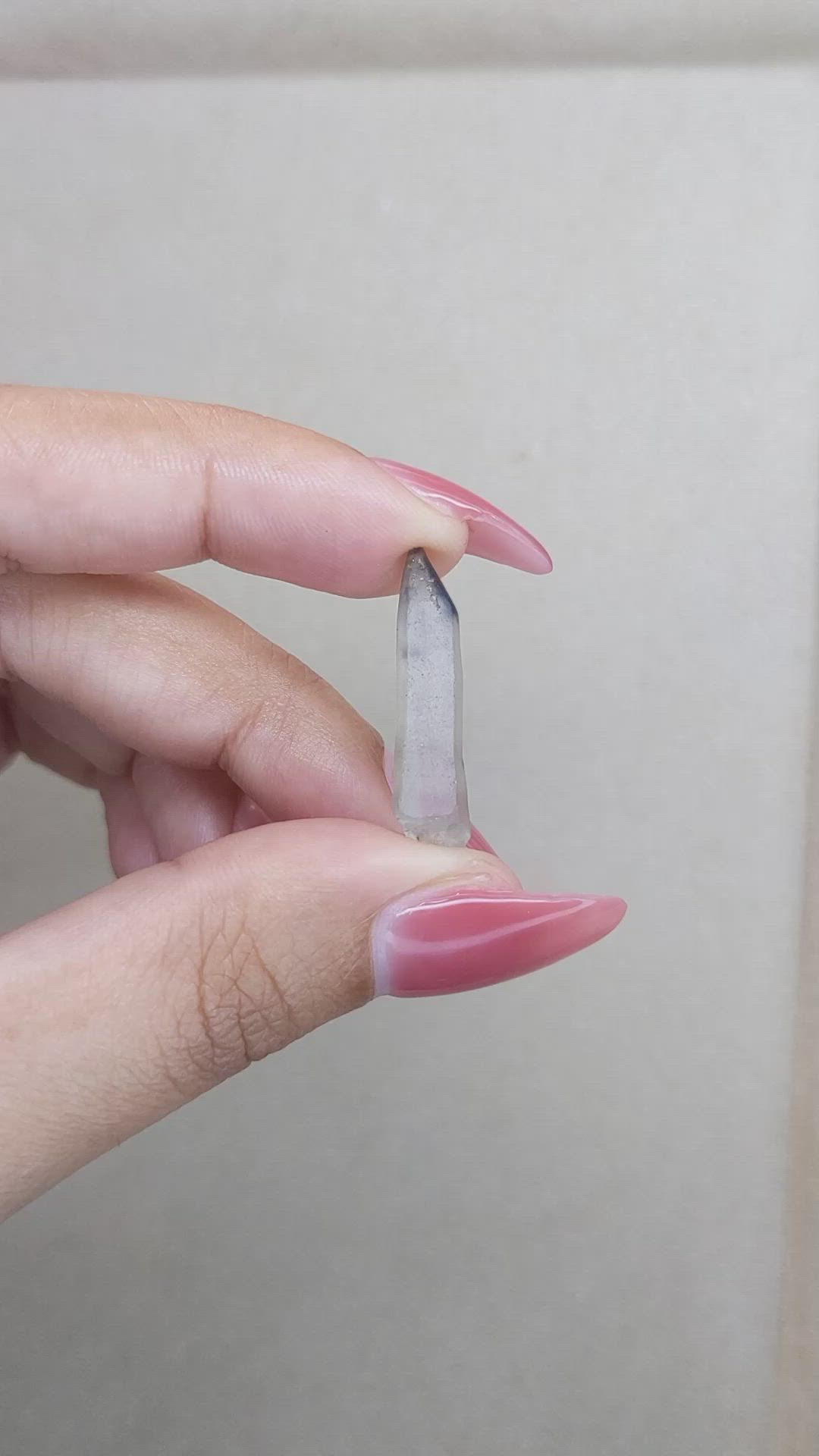 6.91 Ct. Bluish Grey Sapphire Crystal from Ceylon (Sri Lanka) Size Video