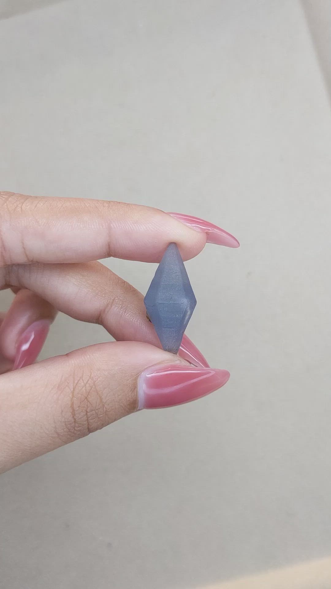 19.00 Ct. Greyish Blue Sapphire Crystal from Ceylon (Sri Lanka) Size Video