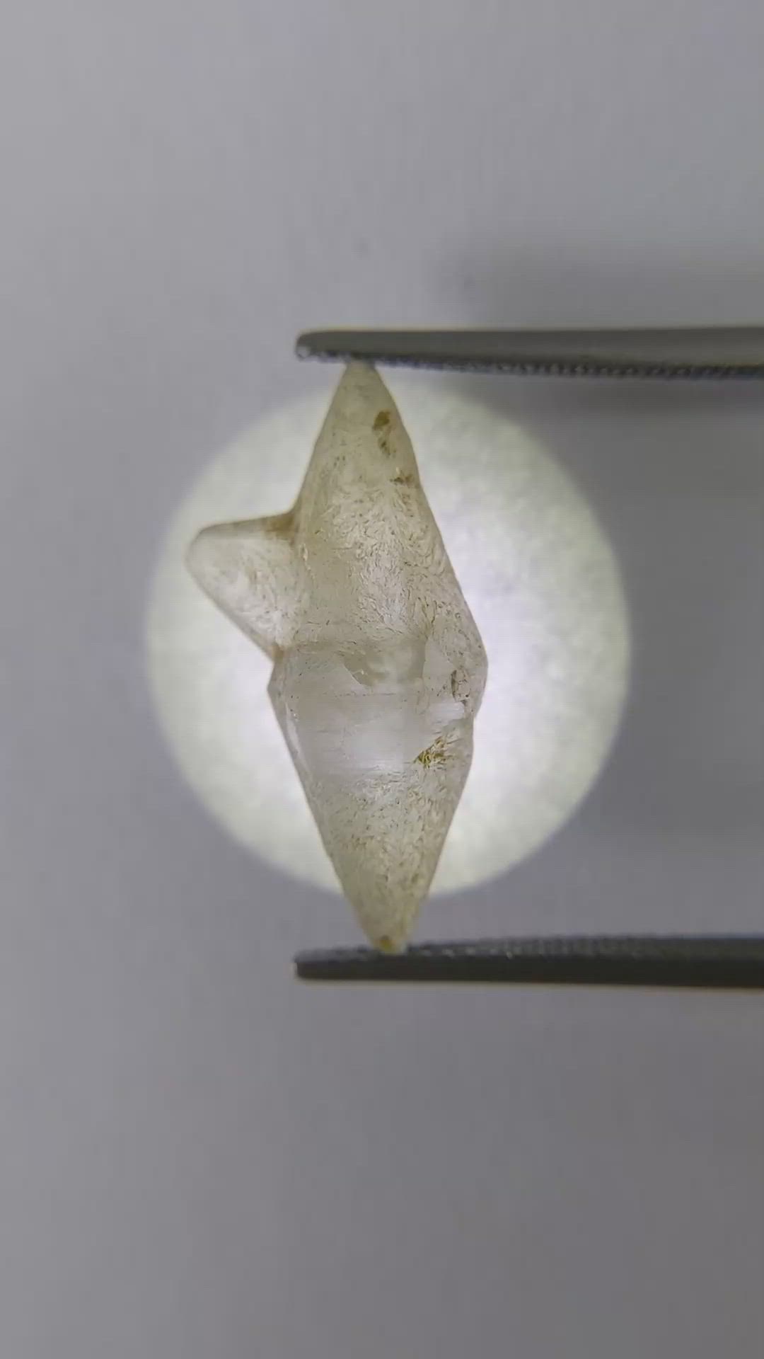 11.16 Ct. Yellow Sapphire Crystal from Ceylon (Sri Lanka) Size Video