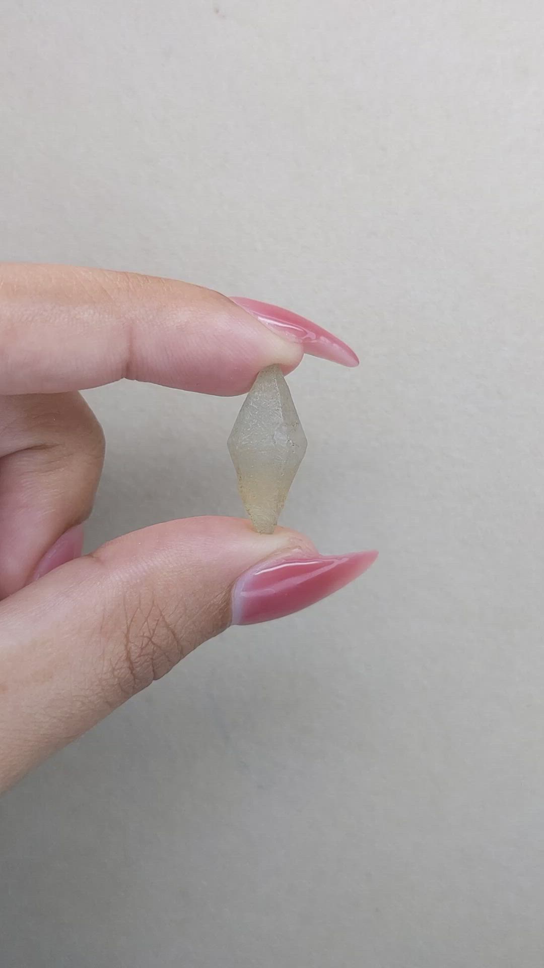 11.16 Ct. Yellow Sapphire Crystal from Ceylon (Sri Lanka) Size Video