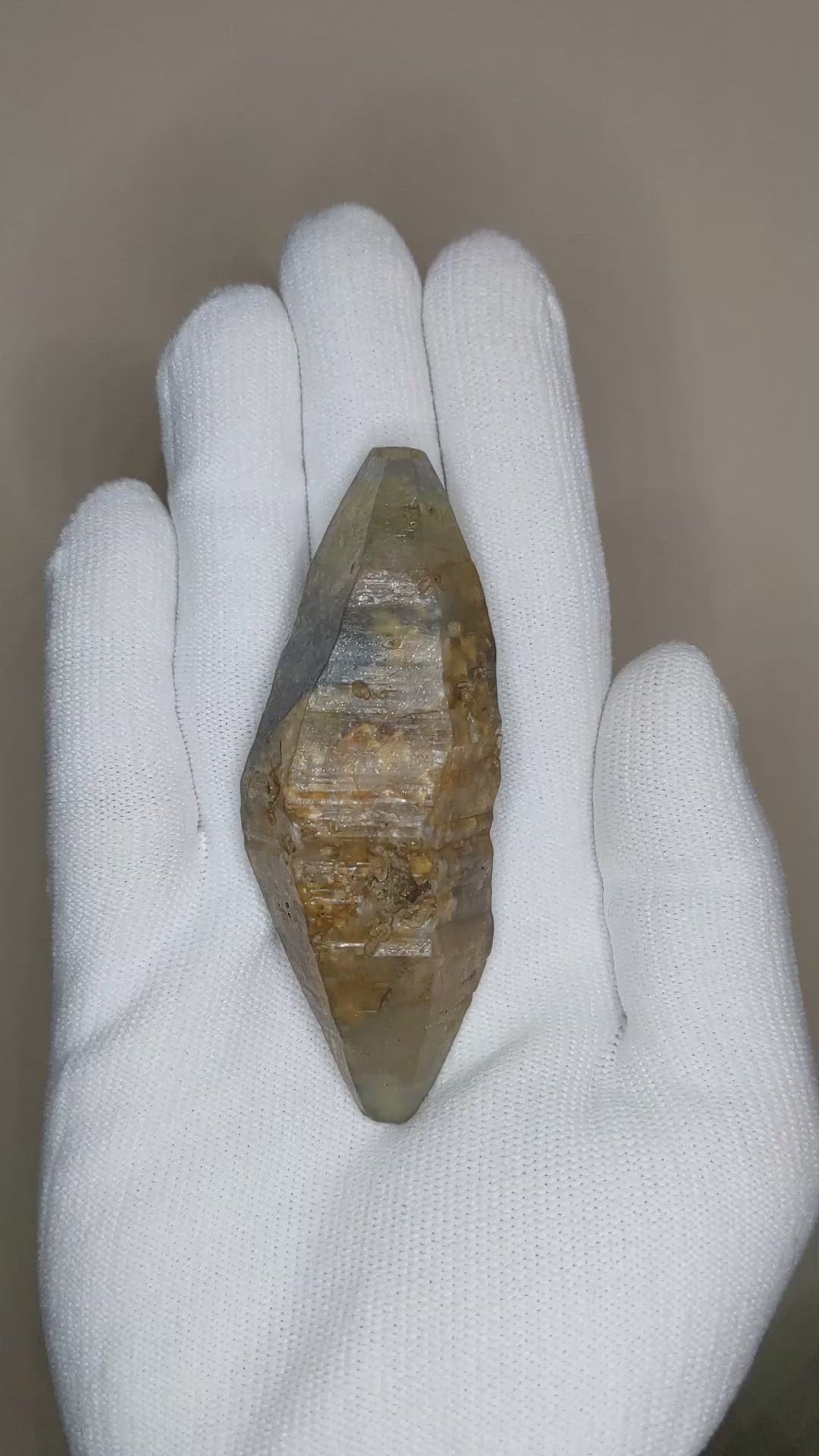 308.78 Ct. Yellowish Brown Sapphire Crystal from Ceylon (Sri Lanka) Size Video