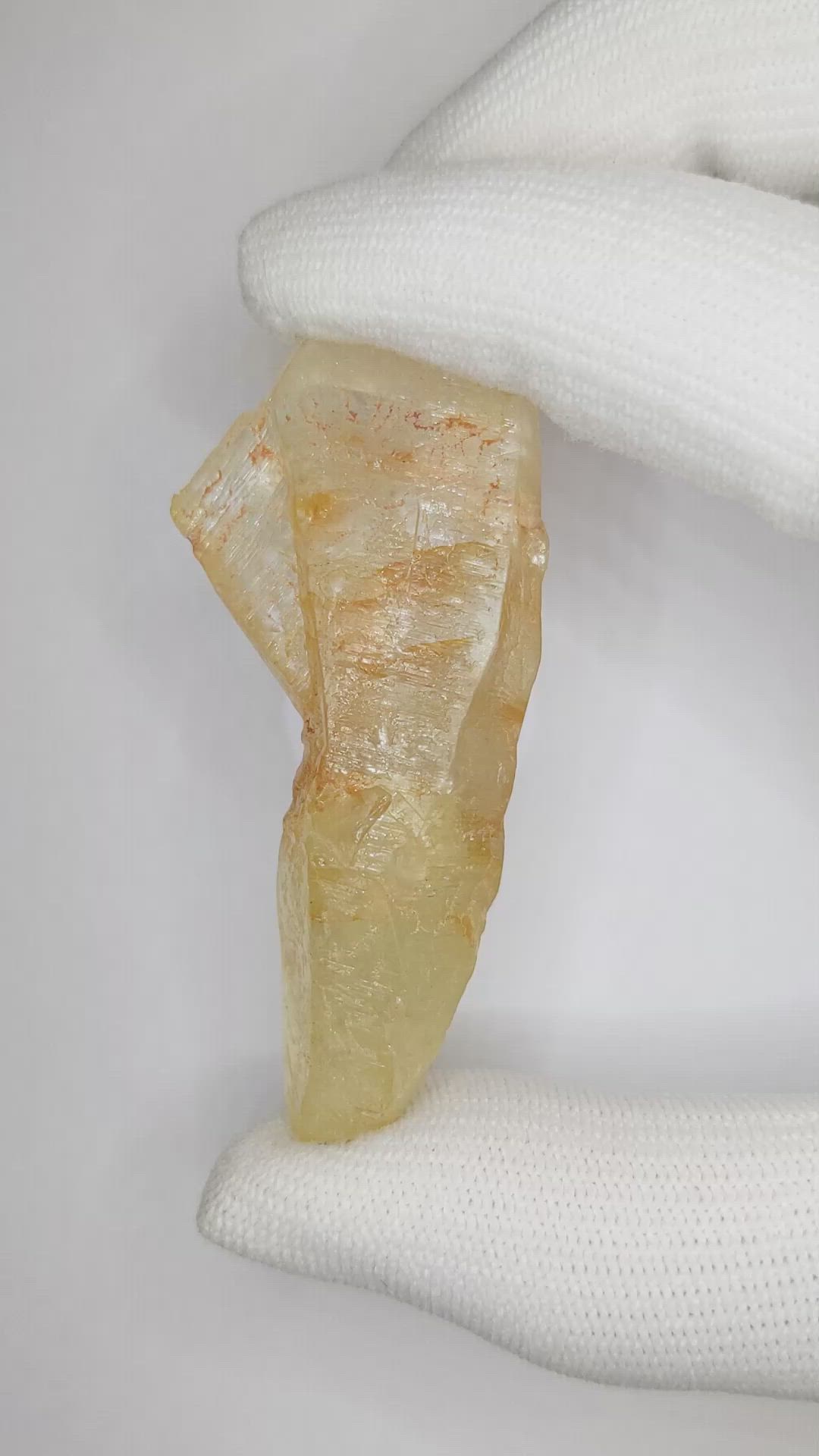 115.63 Ct. Yellow Sapphire Crystal from Ceylon (Sri Lanka) Size Video