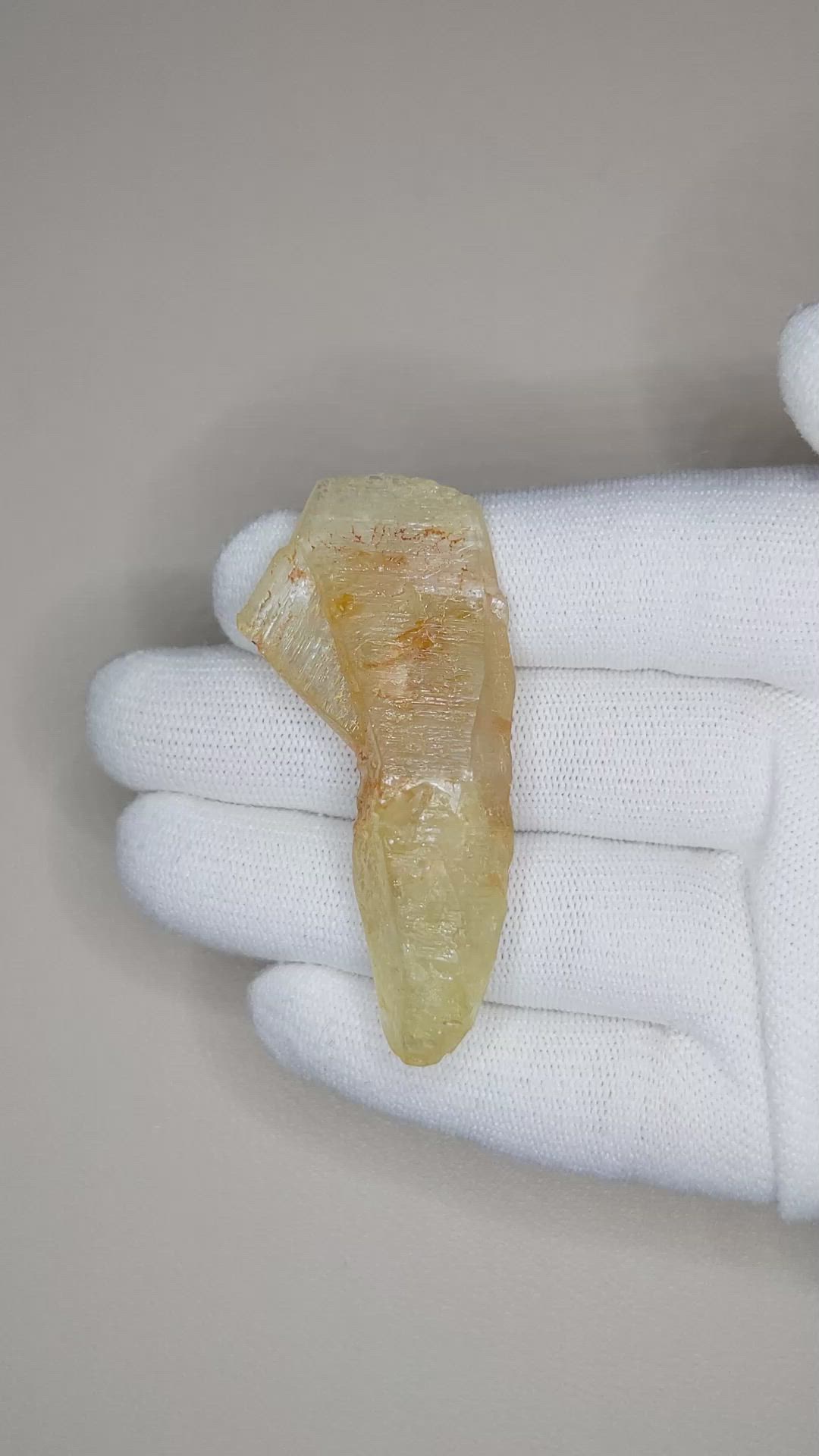 115.63 Ct. Yellow Sapphire Crystal from Ceylon (Sri Lanka) Size Video