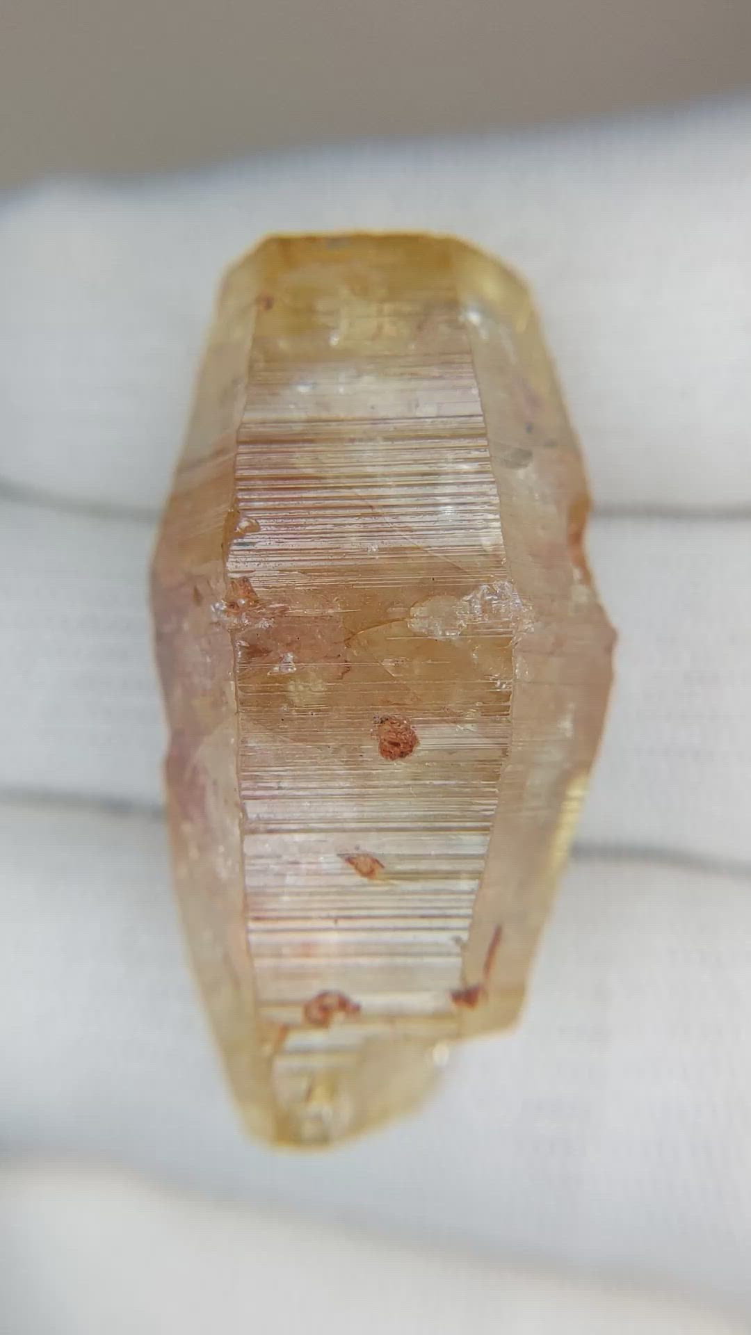 105.02 Ct. Yellow Sapphire Crystal from Ceylon (Sri Lanka) Size Video