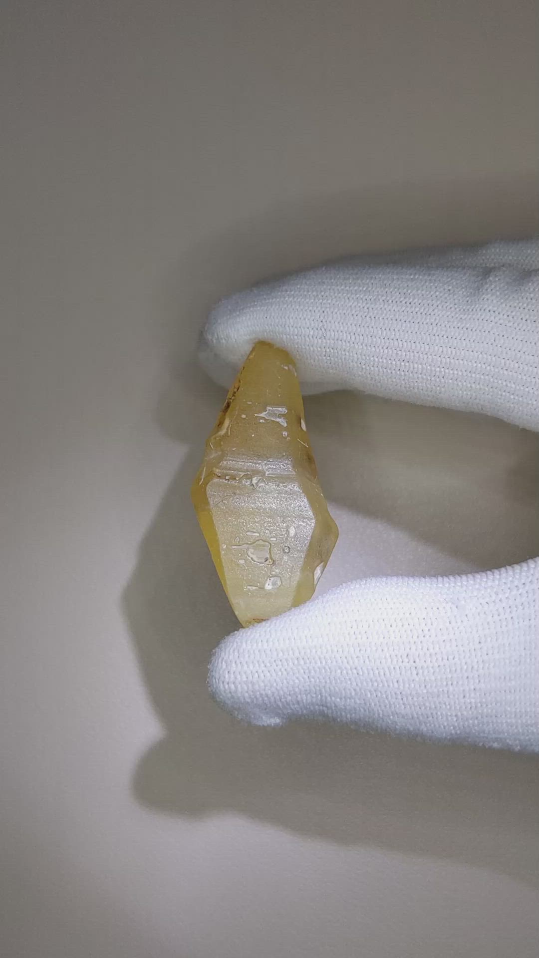 97.80 Ct. Yellow Sapphire Crystal from Ceylon (Sri Lanka) Size Video