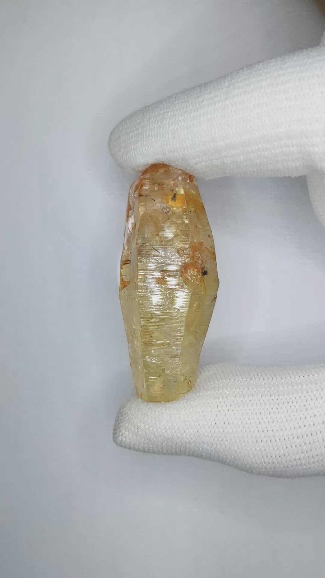 96.03 Ct. Yellow Sapphire Crystal from Ceylon (Sri Lanka) Size Video