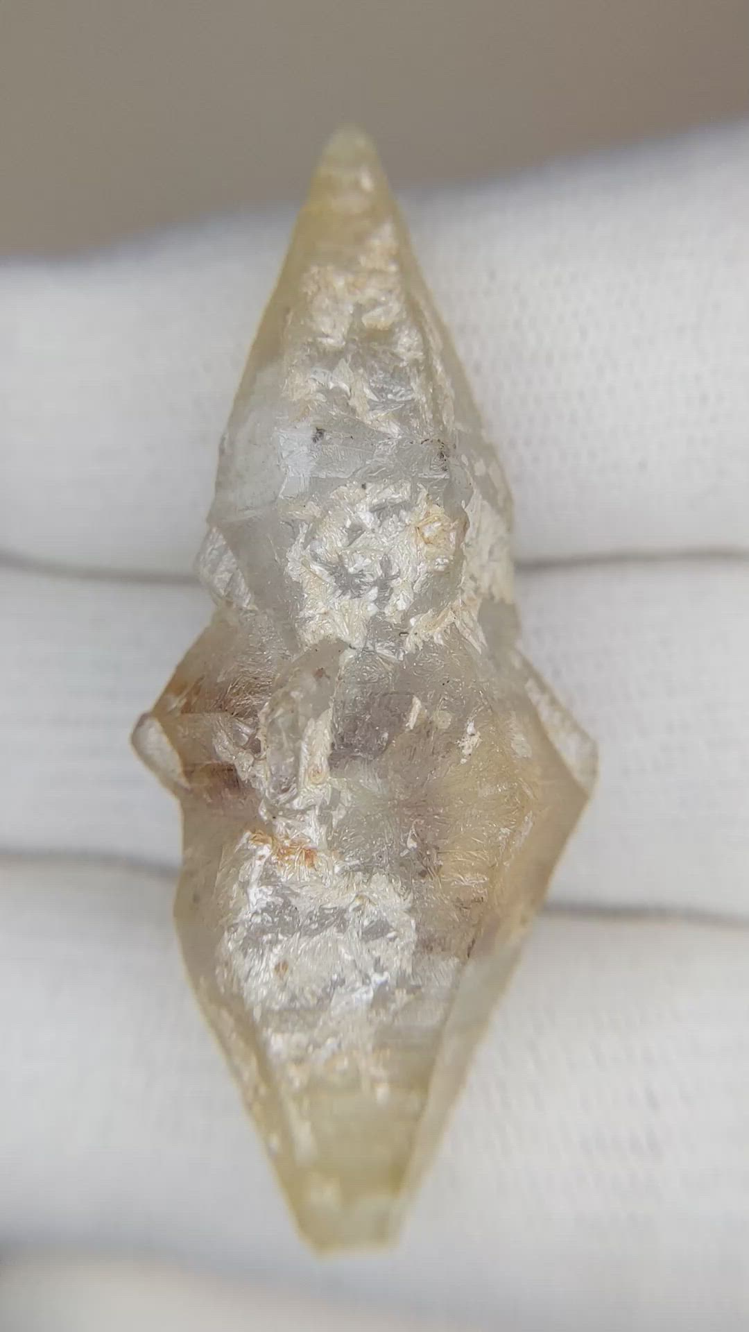 69.48 Ct. Yellow Sapphire Crystal from Ceylon (Sri Lanka) Size Video