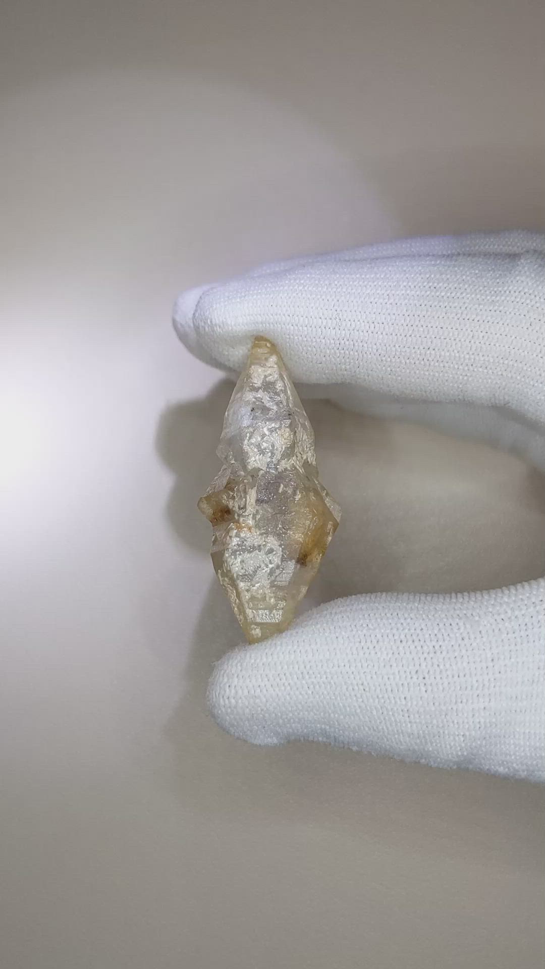 69.48 Ct. Yellow Sapphire Crystal from Ceylon (Sri Lanka) Size Video