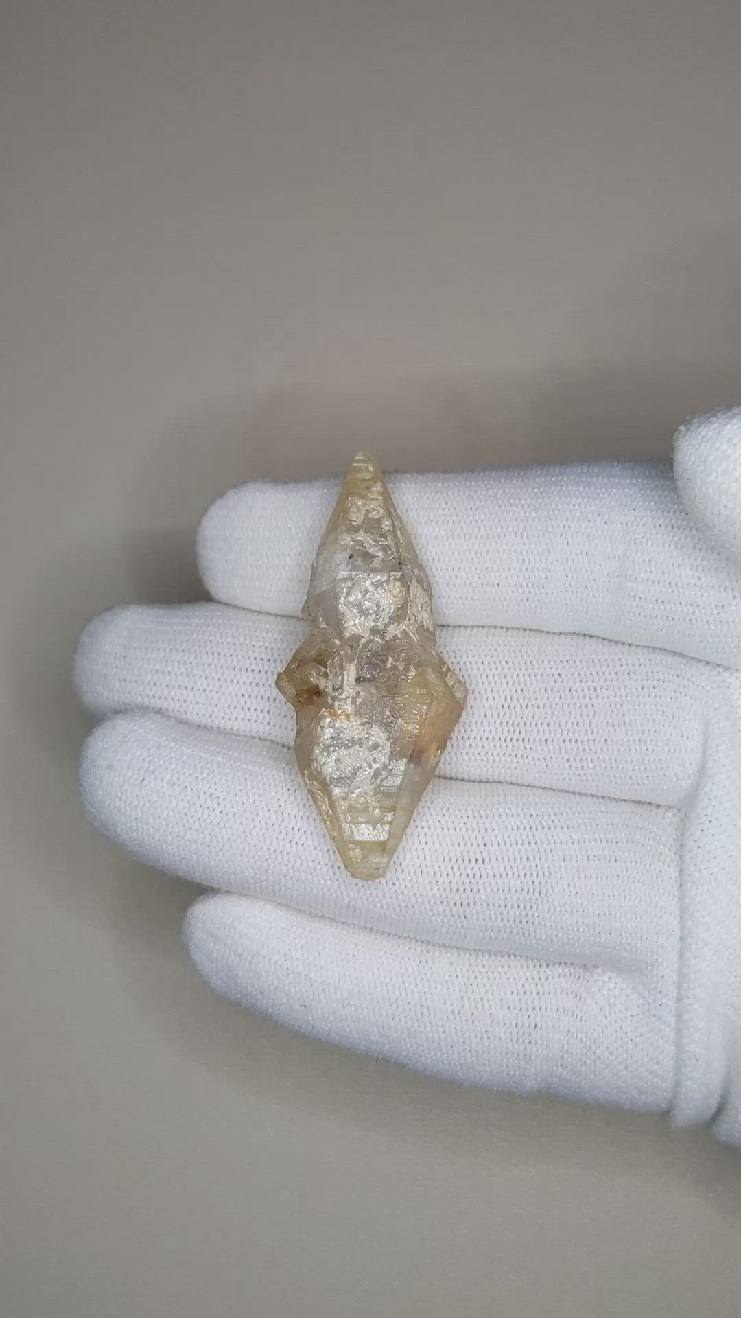 69.48 Ct. Yellow Sapphire Crystal from Ceylon (Sri Lanka) Size Video