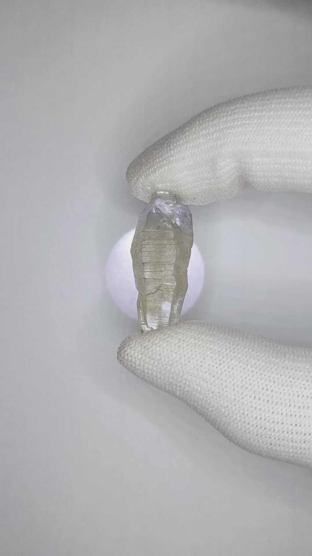 25.46 Ct. Bi Color Sapphire Crystal from Ceylon (Sri Lanka) Size Video