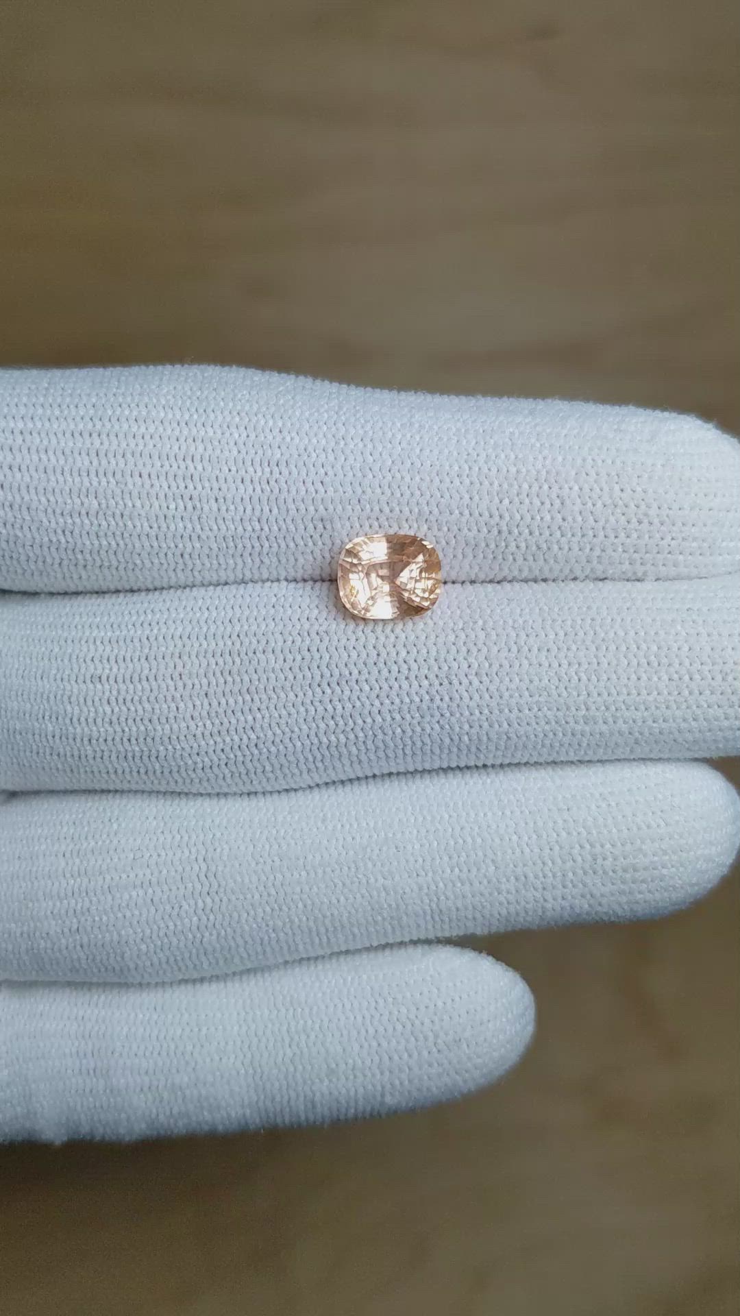 2.52 Ct. Padparadscha Sapphire from Ceylon (Sri Lanka) Size Video