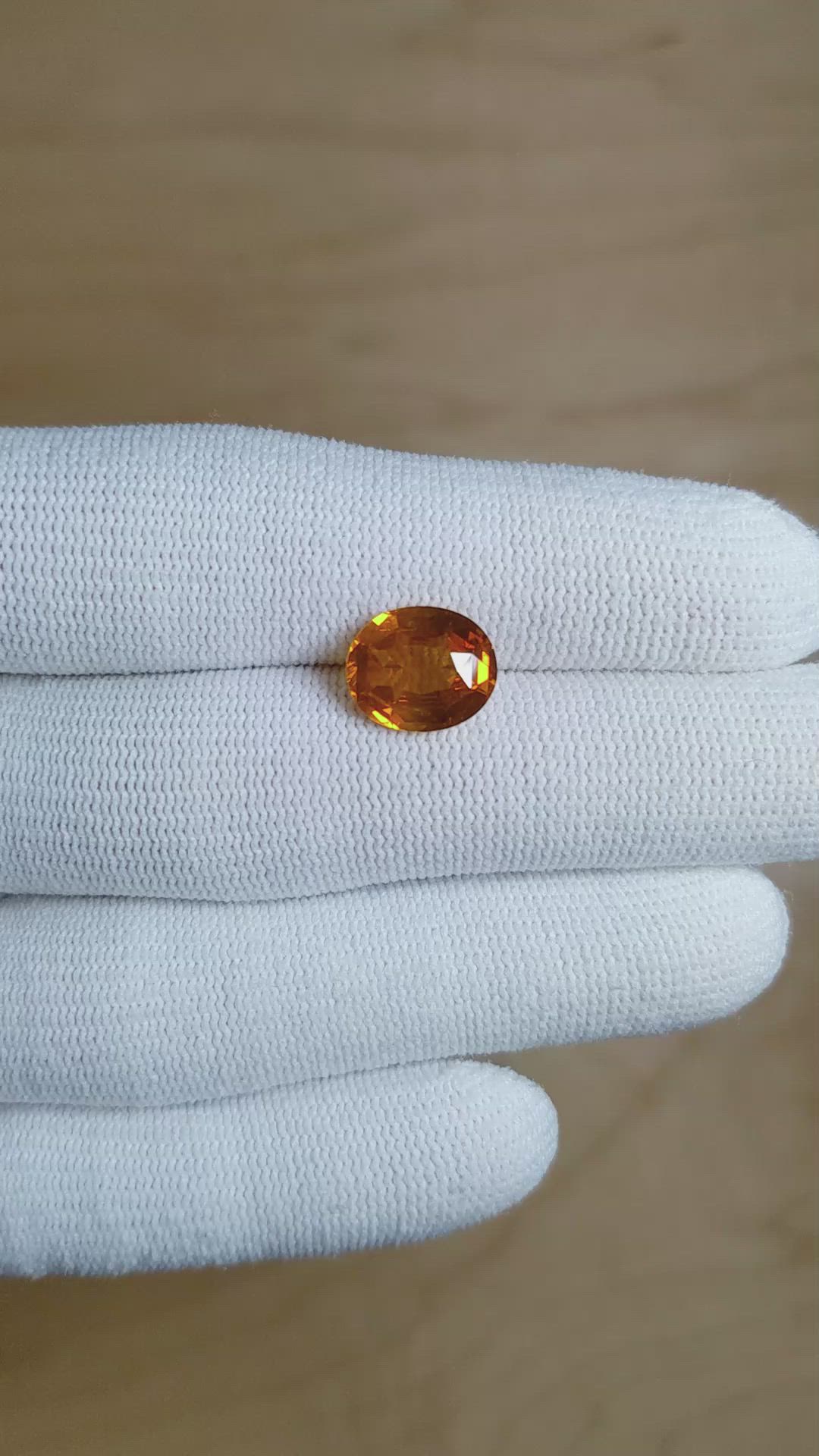 4.06 Ct. Orange Sapphire from Ceylon (Sri Lanka) Size Video