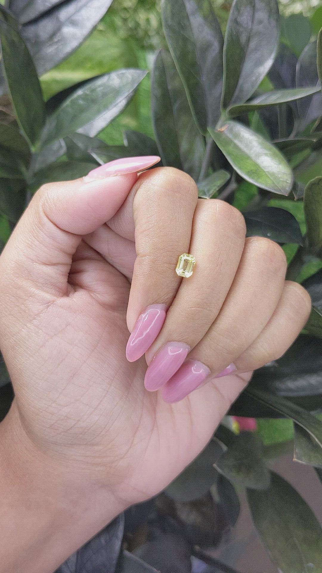 1.01 Ct. Yellow Sapphire from Ceylon (Sri Lanka) Size Video