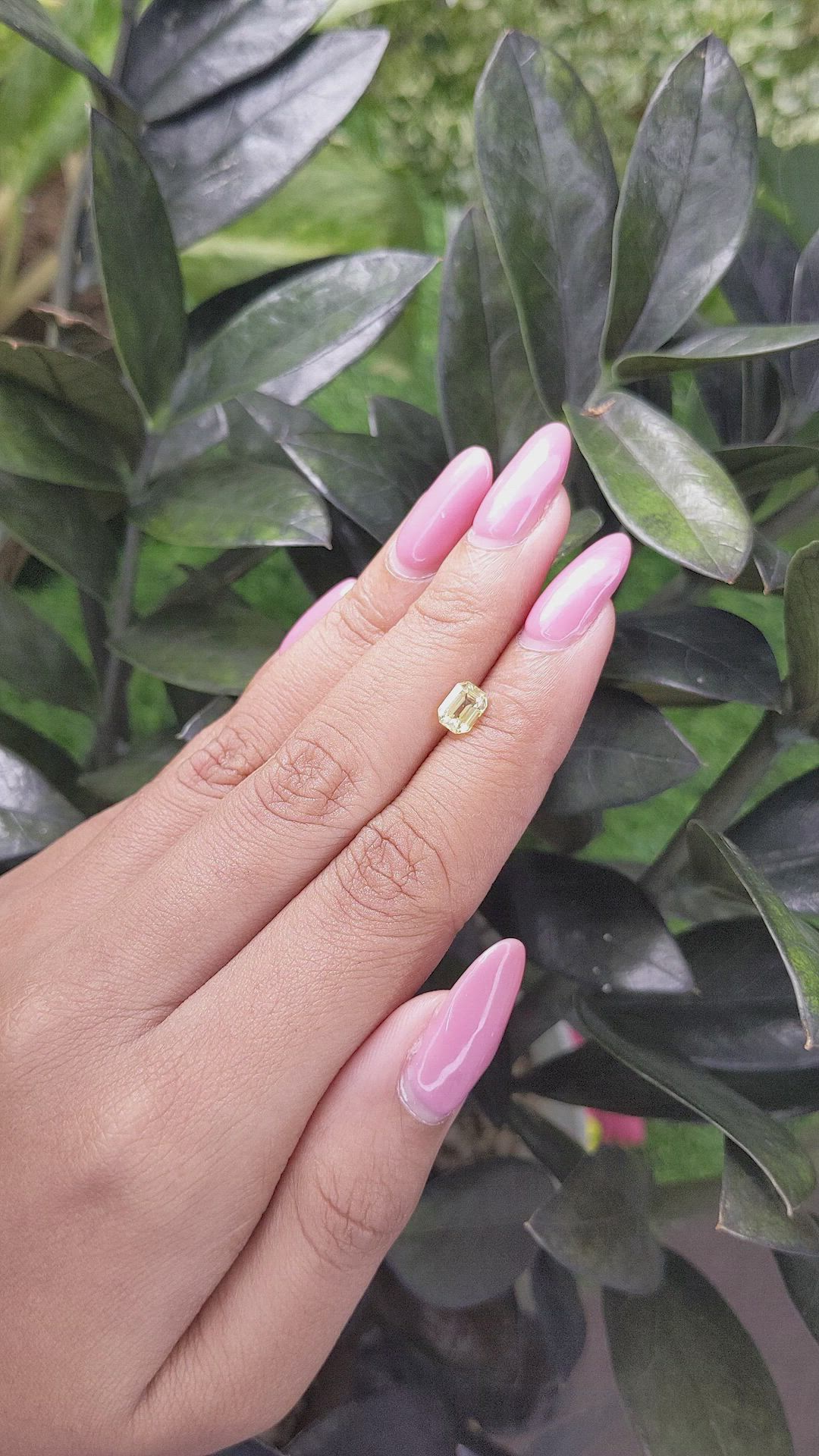 1.01 Ct. Yellow Sapphire from Ceylon (Sri Lanka) Size Video