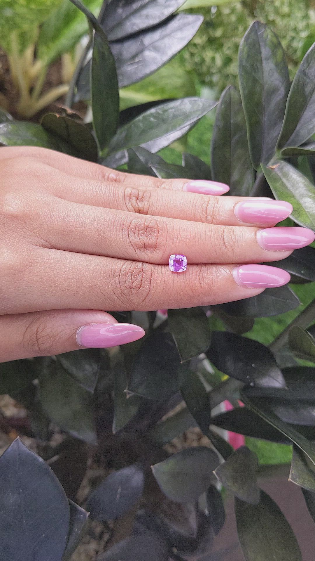 0.98 Ct. Pinkish Purple Sapphire from Ceylon (Sri Lanka) Size Video