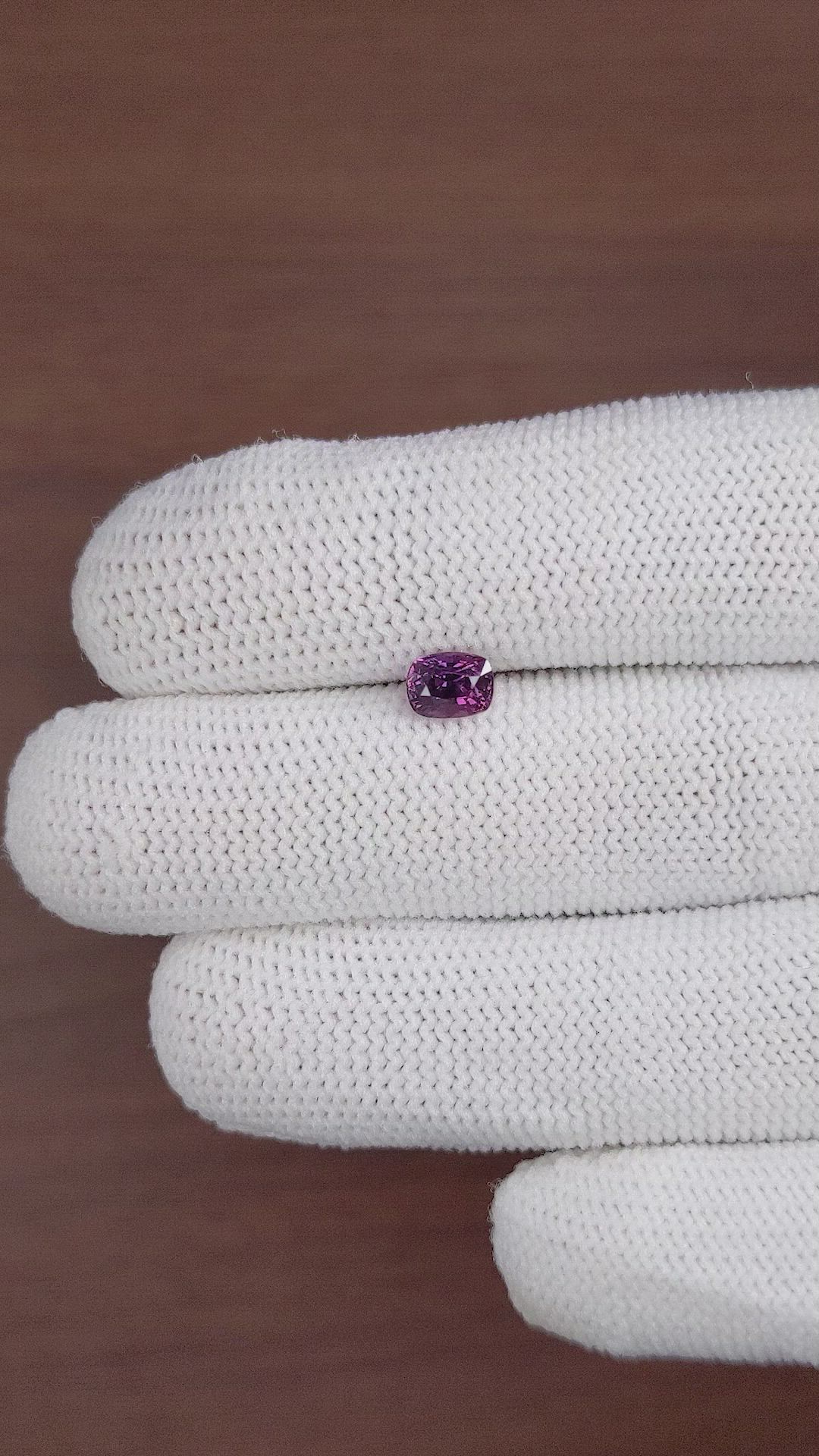1.01 Ct. Pinkish Purple Sapphire from Ceylon (Sri Lanka) Size Video