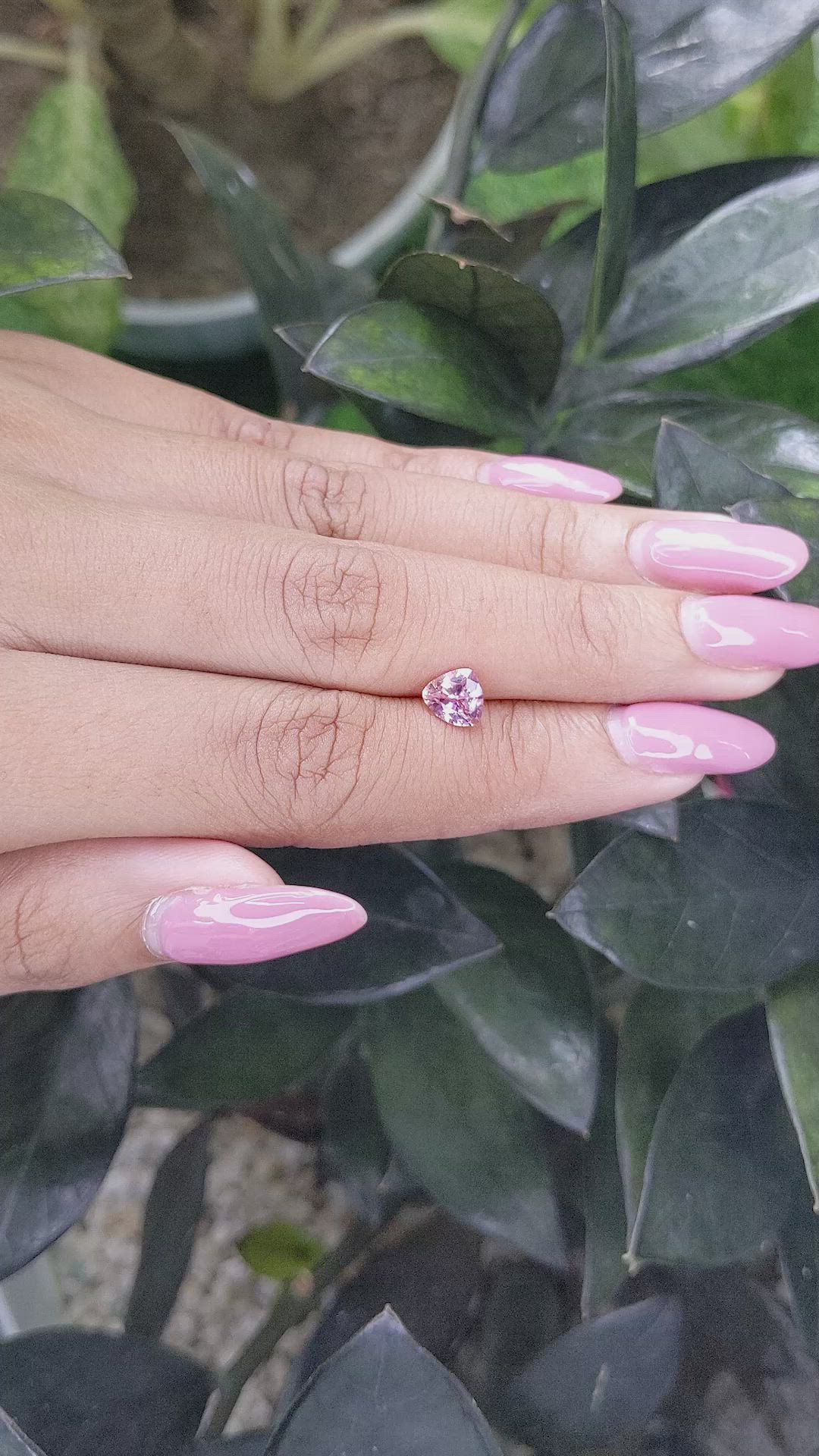 1.03 Ct. Padparadscha Sapphire from Ceylon (Sri Lanka) Size Video