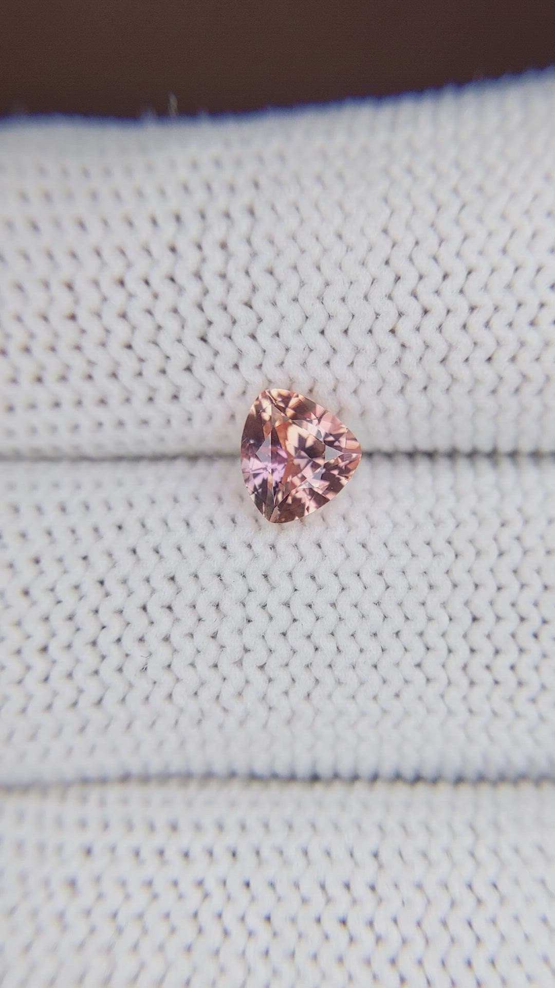 1.03 Ct. Padparadscha Sapphire from Ceylon (Sri Lanka) Size Video
