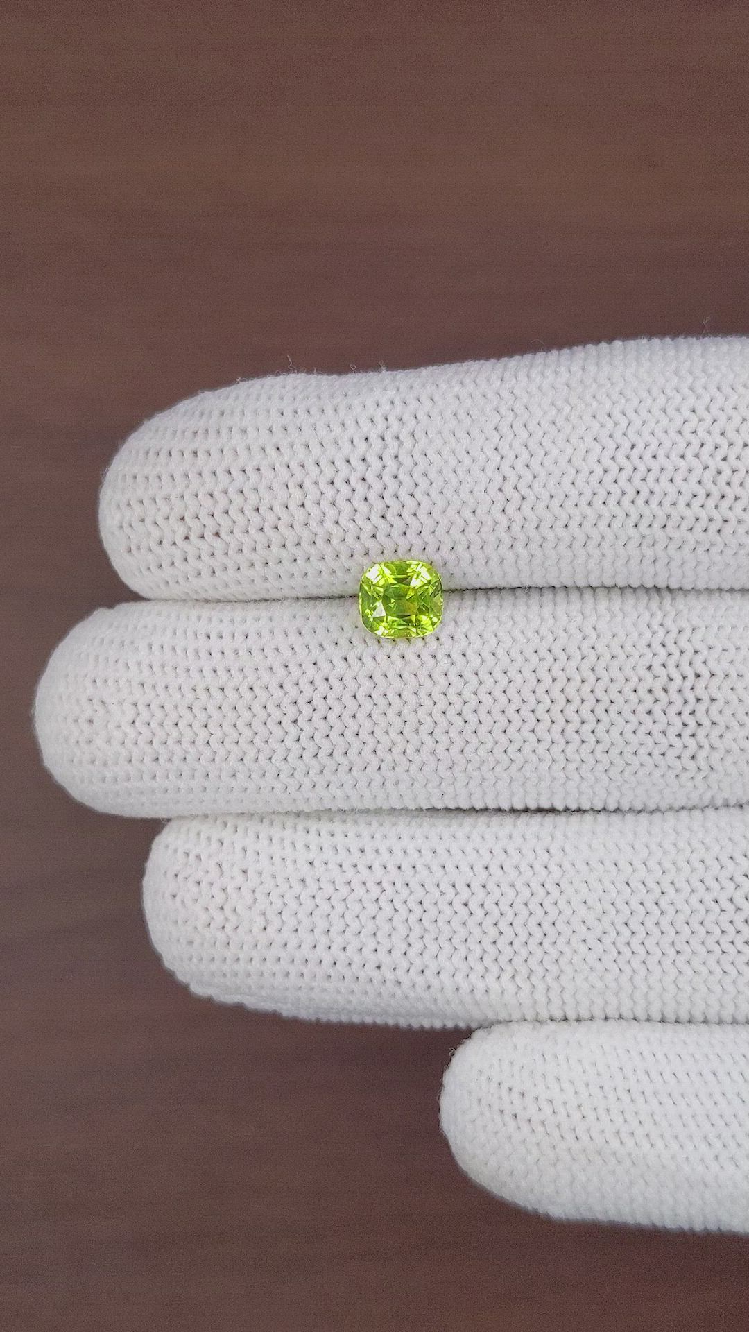 1.46 Ct. Green Sapphire from Ceylon (Sri Lanka) Size Video