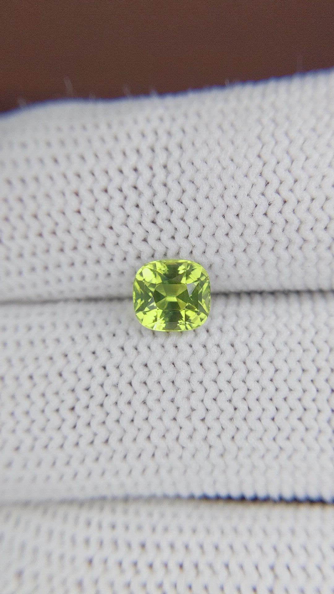 1.46 Ct. Green Sapphire from Ceylon (Sri Lanka) Size Video
