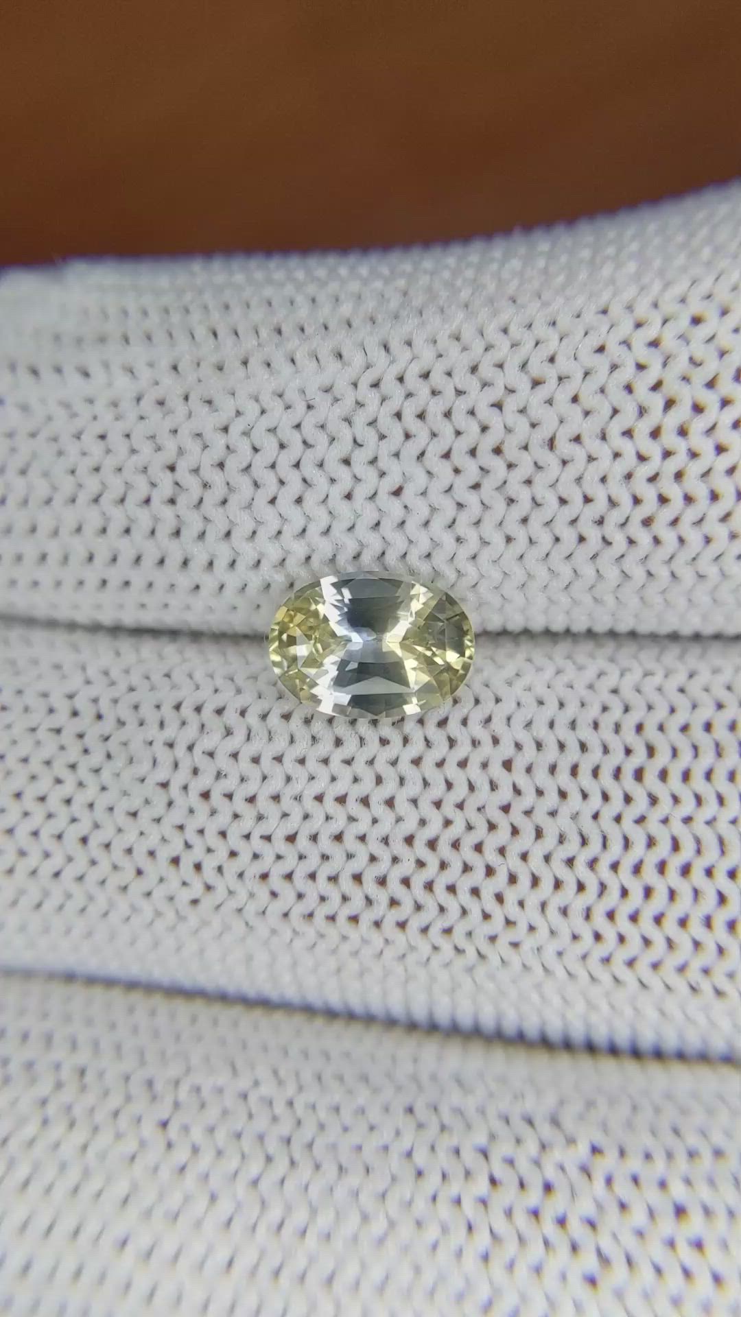 1.50 Ct. Bi Color Sapphire from Ceylon (Sri Lanka) Size Video